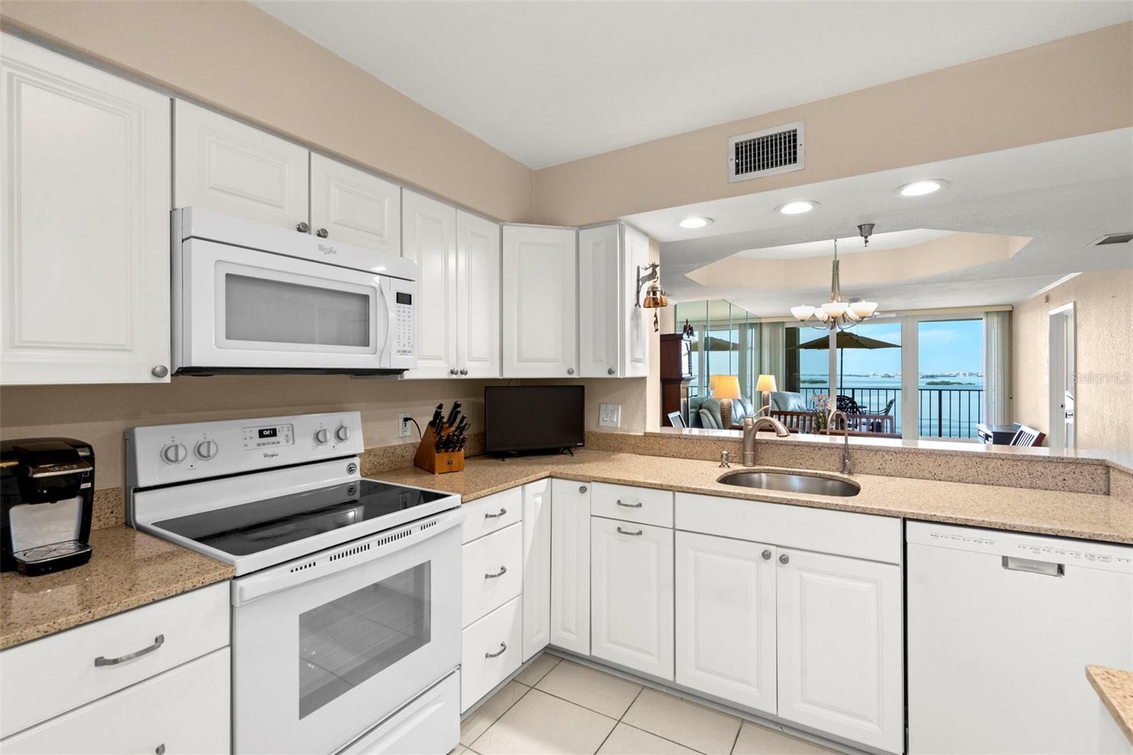 Image 12 of 32 For 2530 Gary Circle 903