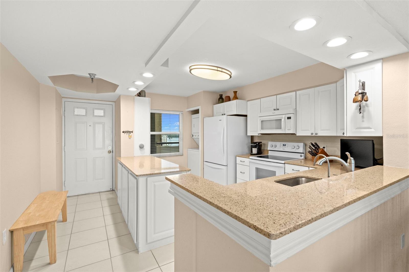 Image 8 of 32 For 2530 Gary Circle 903
