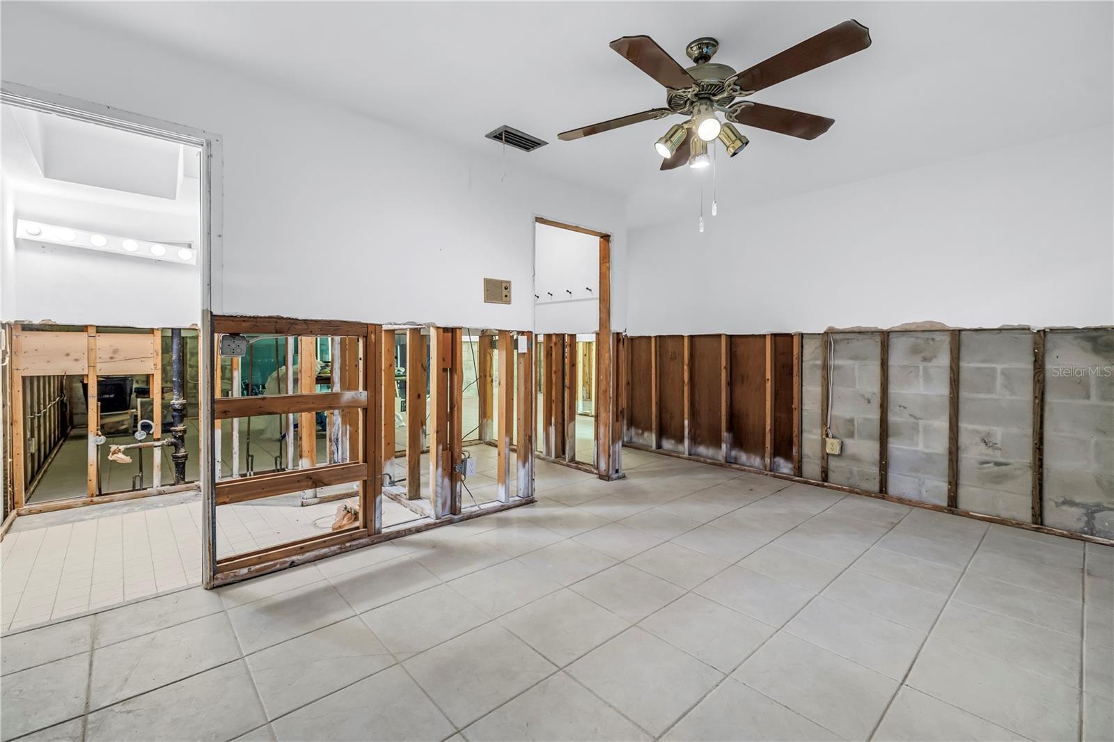 Image 6 of 41 For 9800 2nd Street N