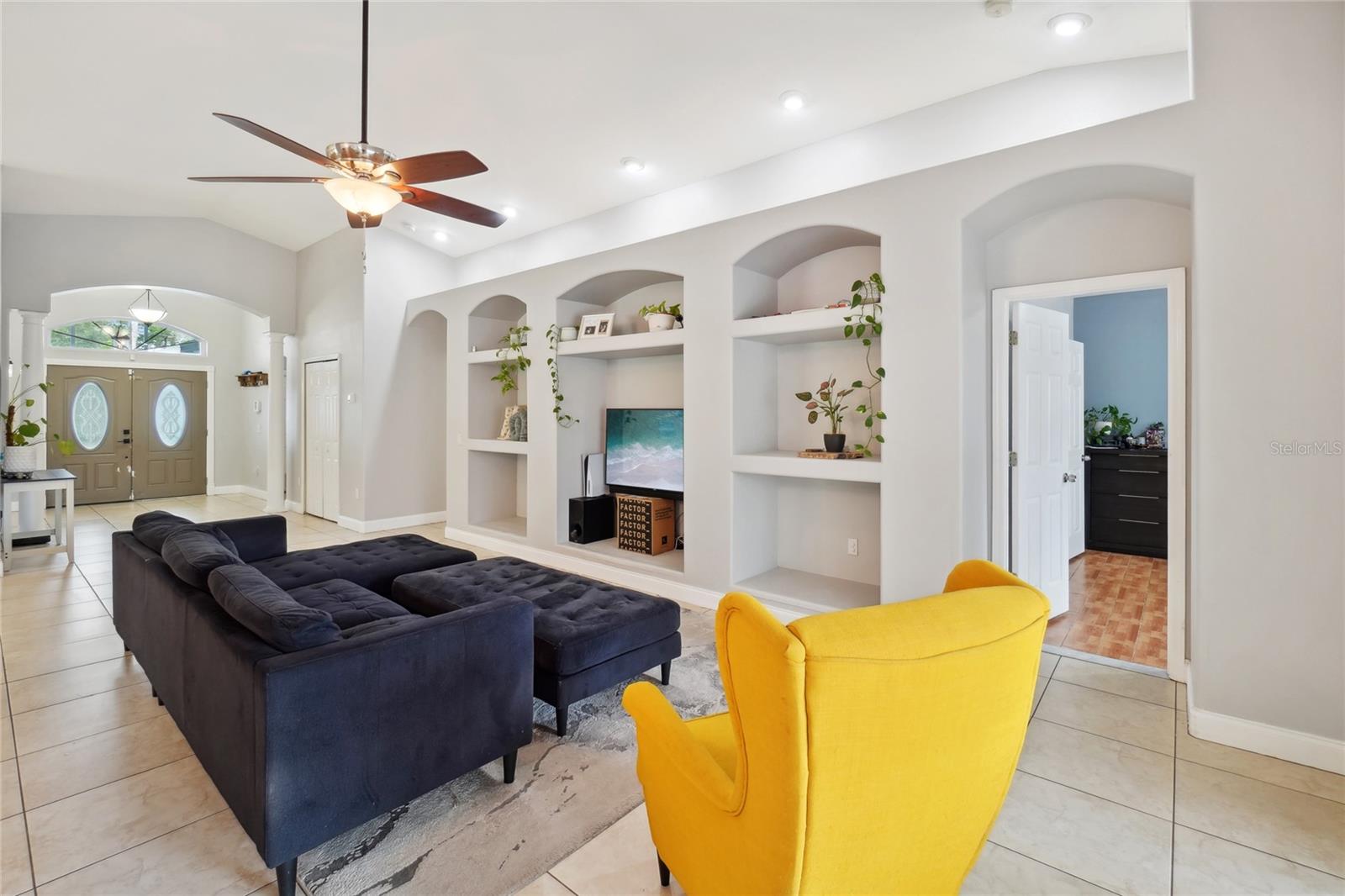 Image 4 of 40 For 11288 Flower Avenue