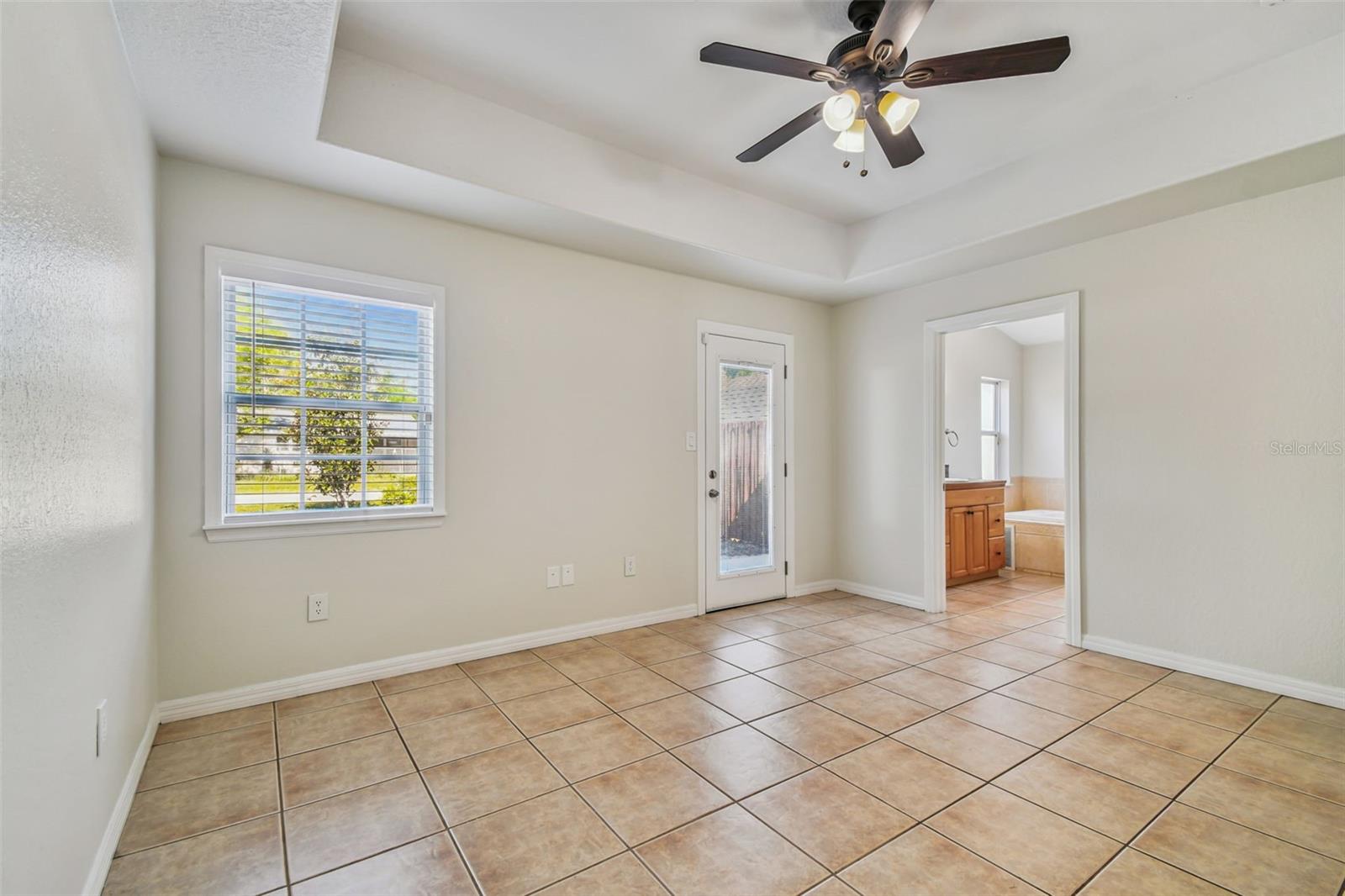 Listing photo id 20 for 13217 Maple Street