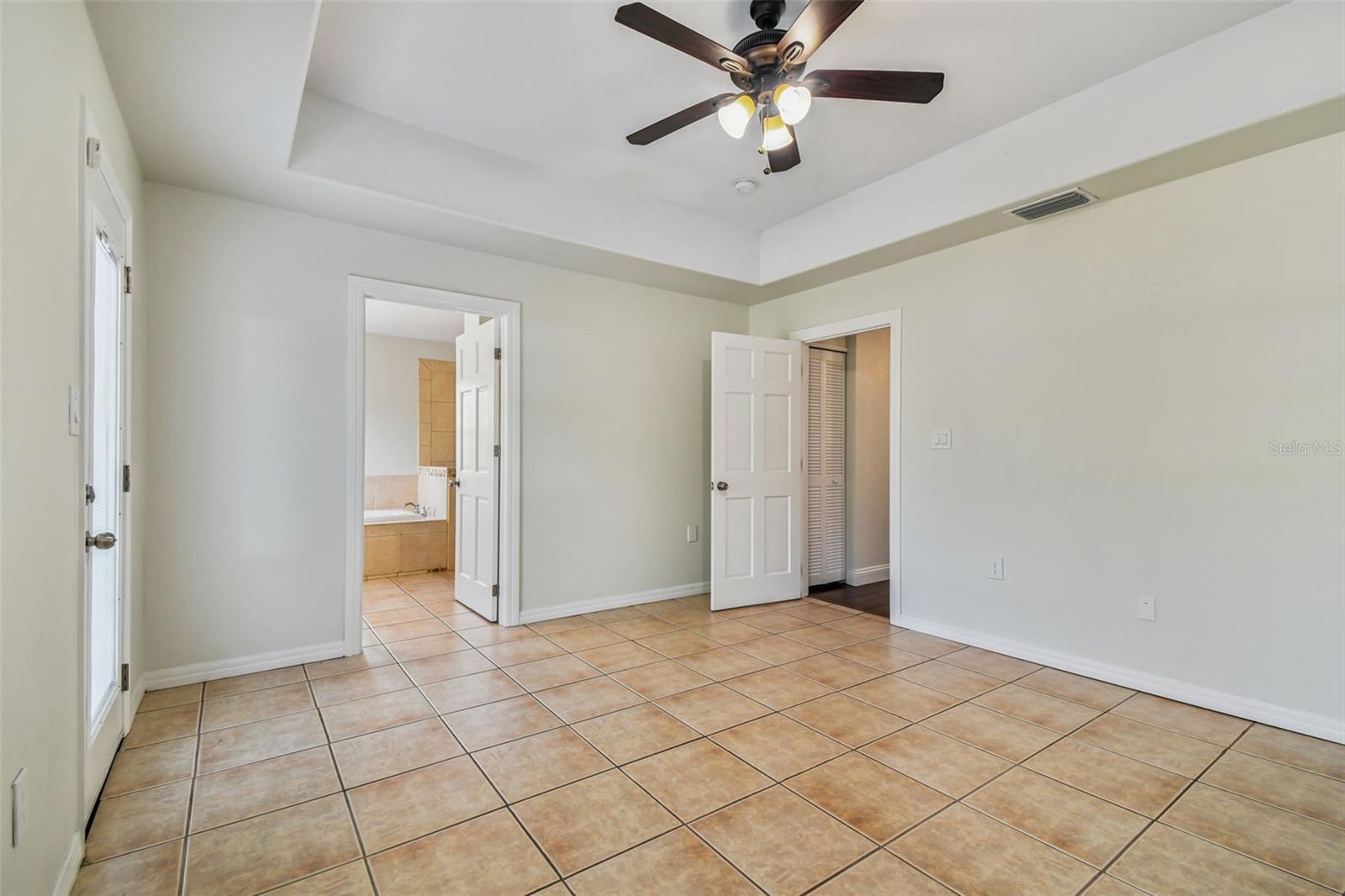 Listing photo id 21 for 13217 Maple Street