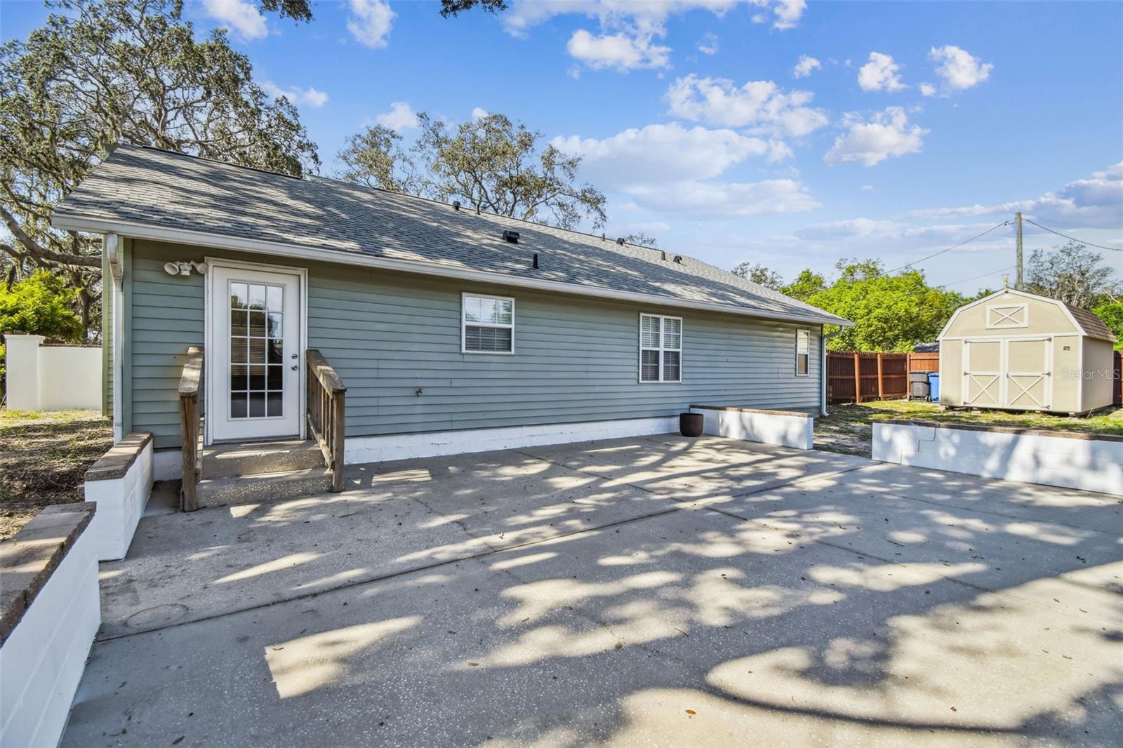 Listing photo id 43 for 13217 Maple Street