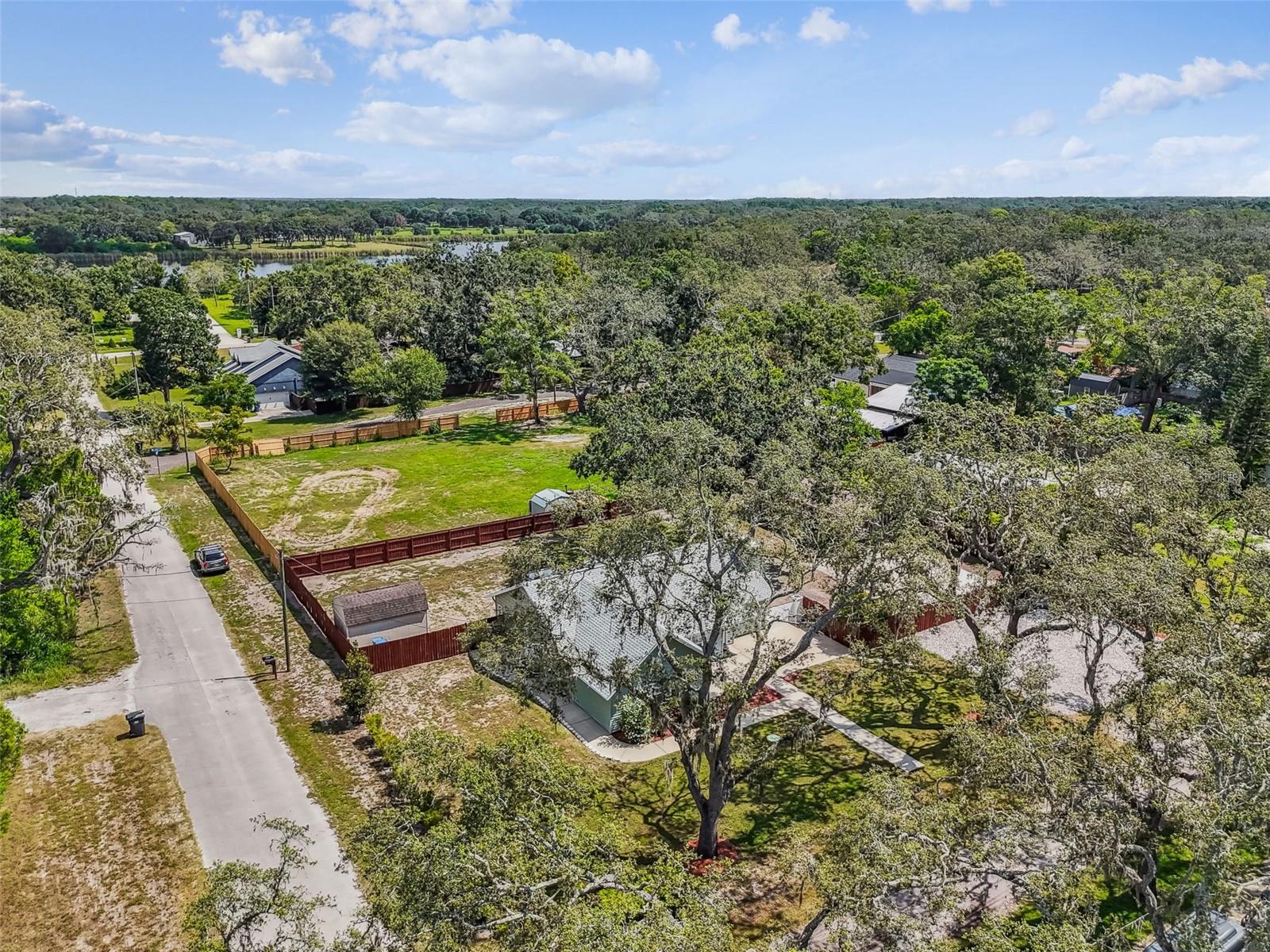 Listing photo id 52 for 13217 Maple Street