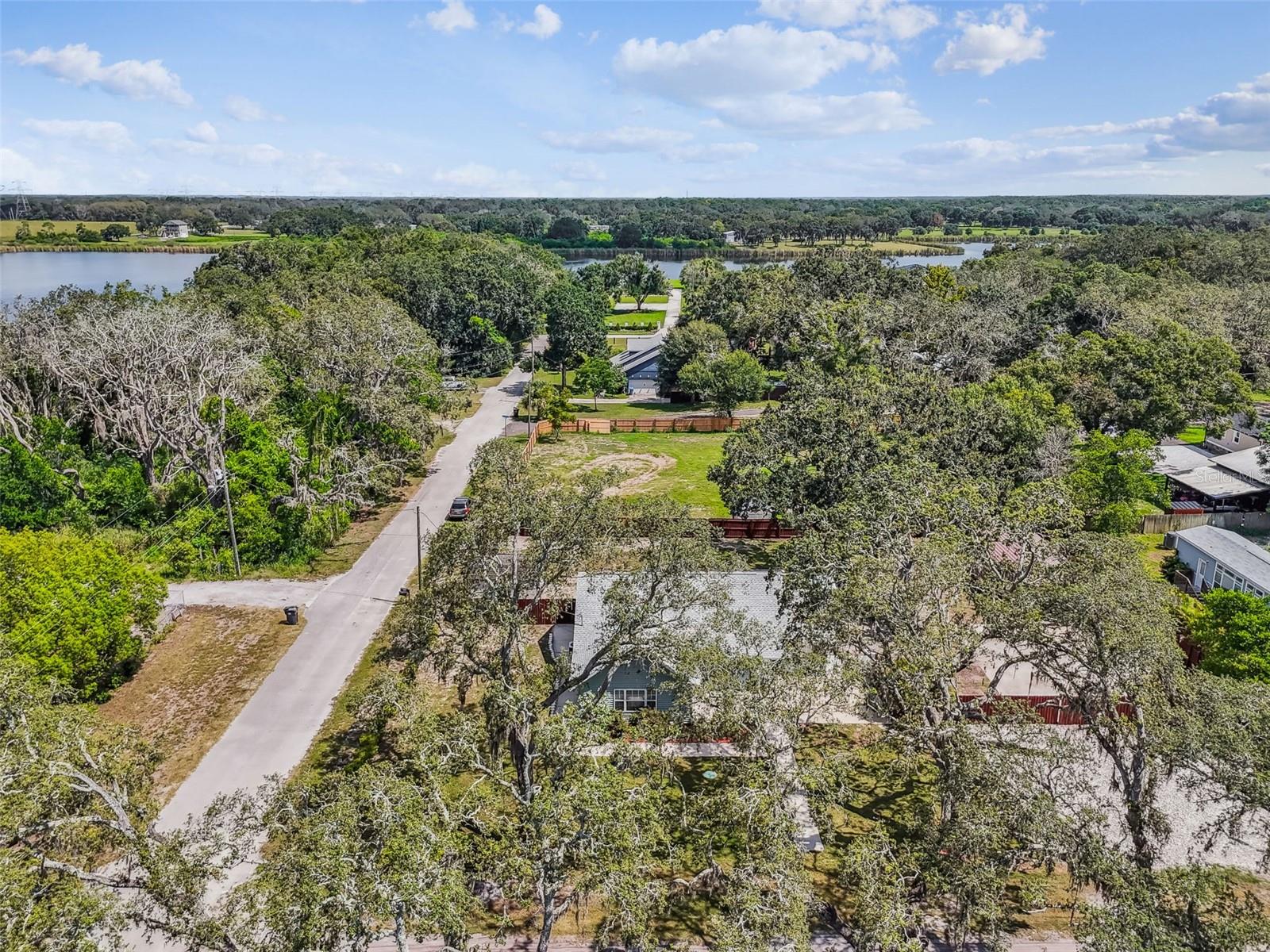 Listing photo id 53 for 13217 Maple Street