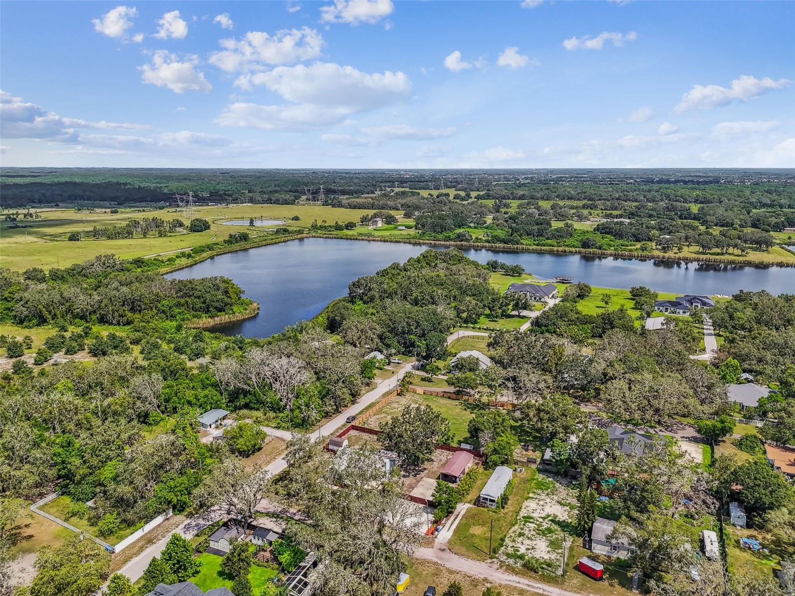 Listing photo id 57 for 13217 Maple Street