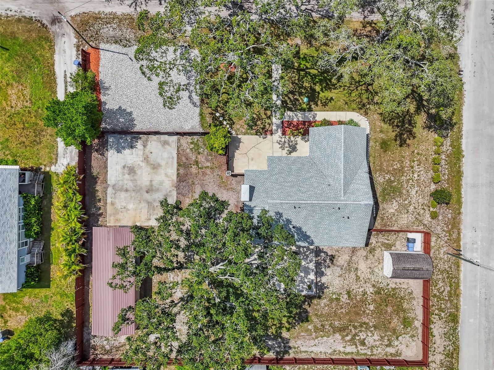 Listing photo id 64 for 13217 Maple Street