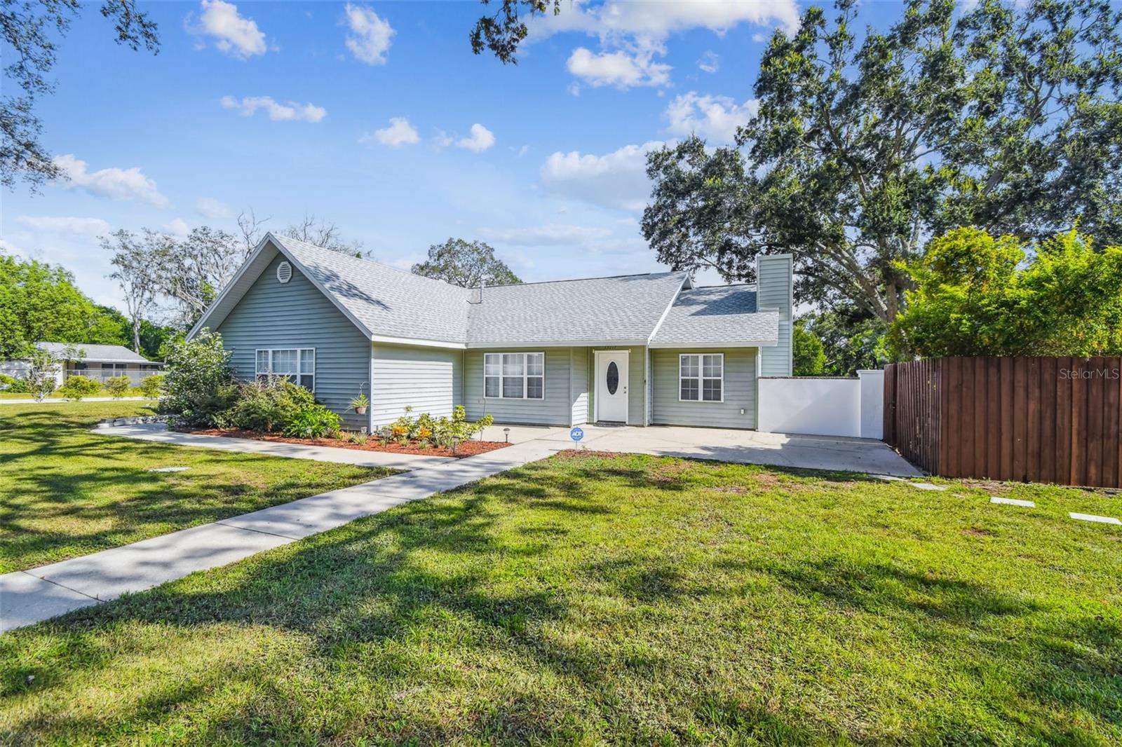 Listing photo id 66 for 13217 Maple Street