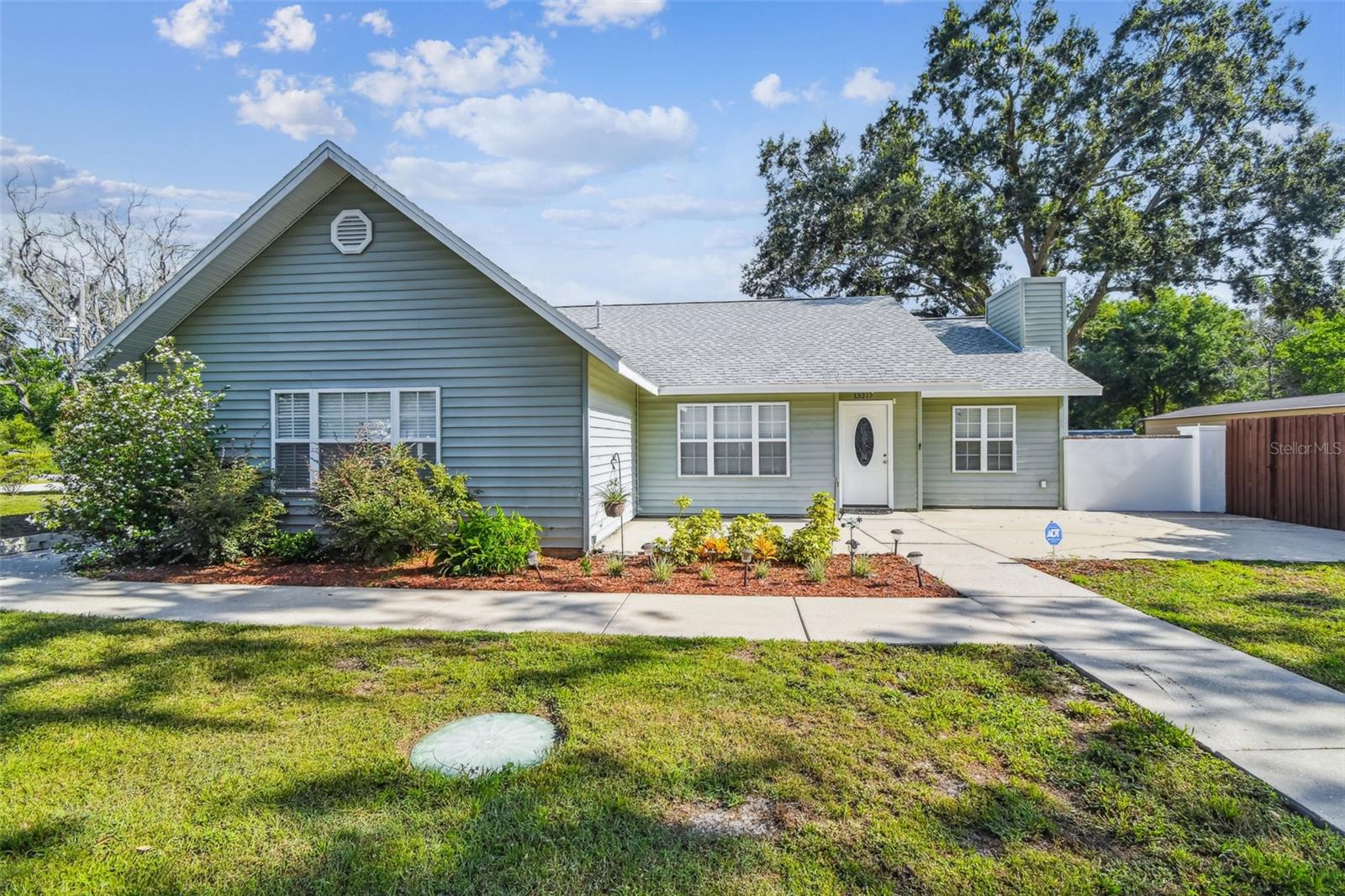 Listing photo id 67 for 13217 Maple Street