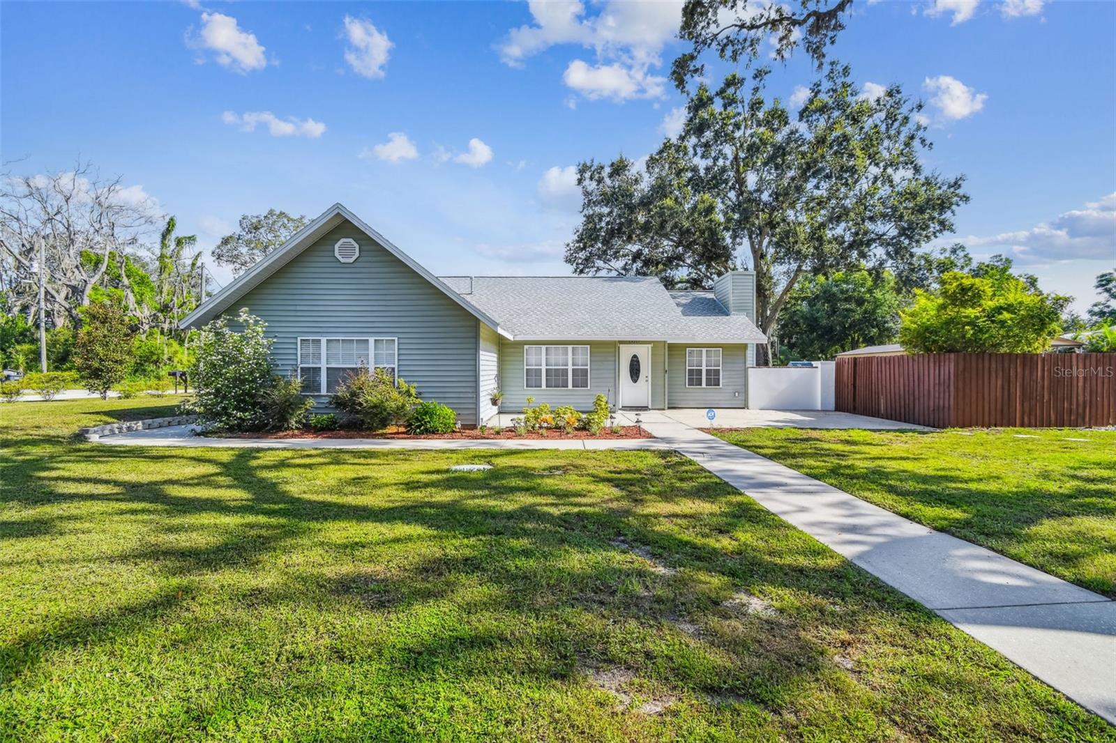 Listing photo id 68 for 13217 Maple Street