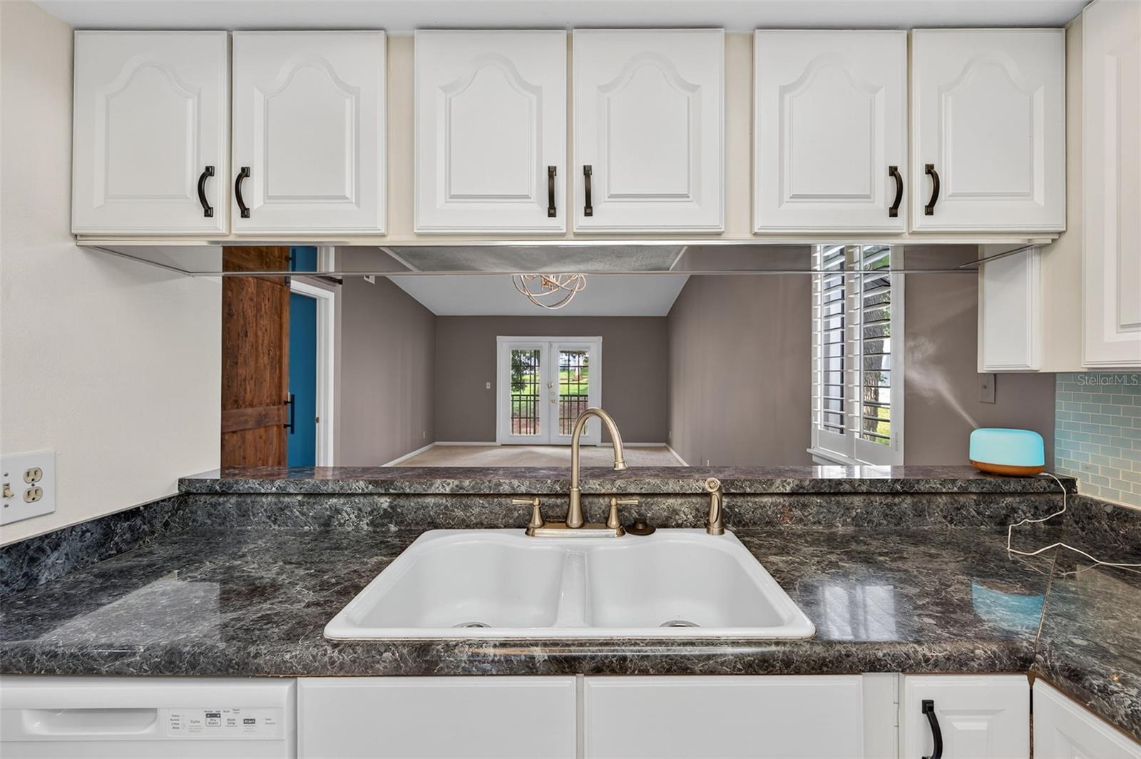 Image 18 of 67 For 39650 Us Highway 19 N 584