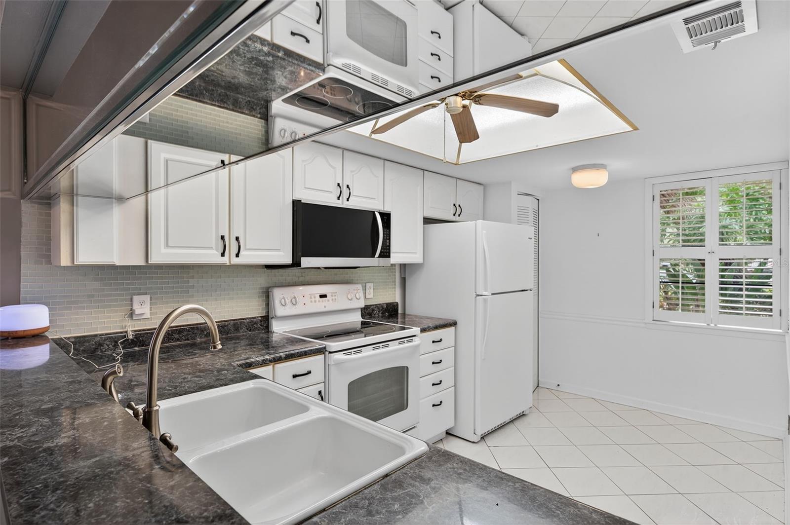 Image 20 of 67 For 39650 Us Highway 19 N 584