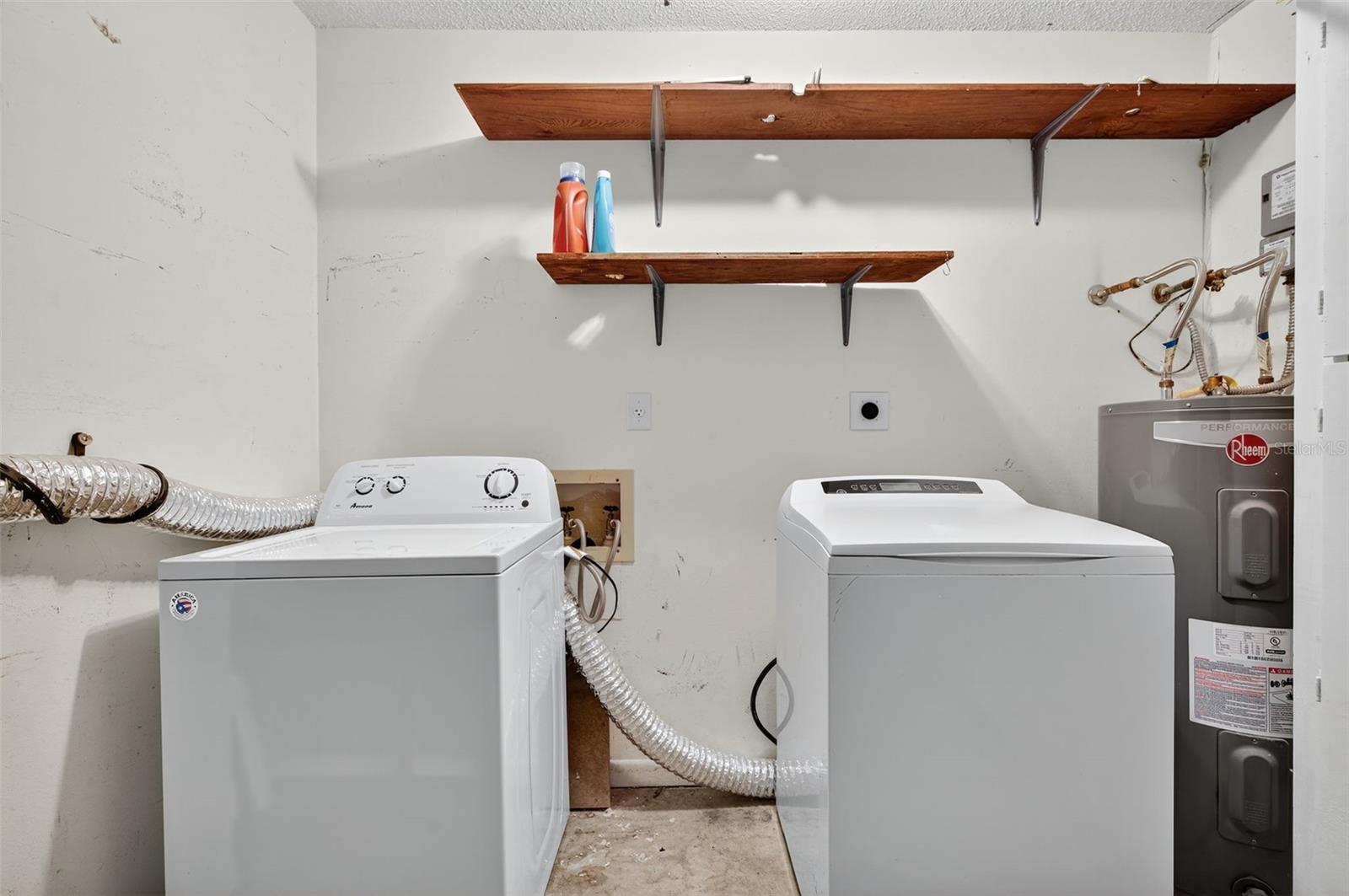 Image 34 of 67 For 39650 Us Highway 19 N 584