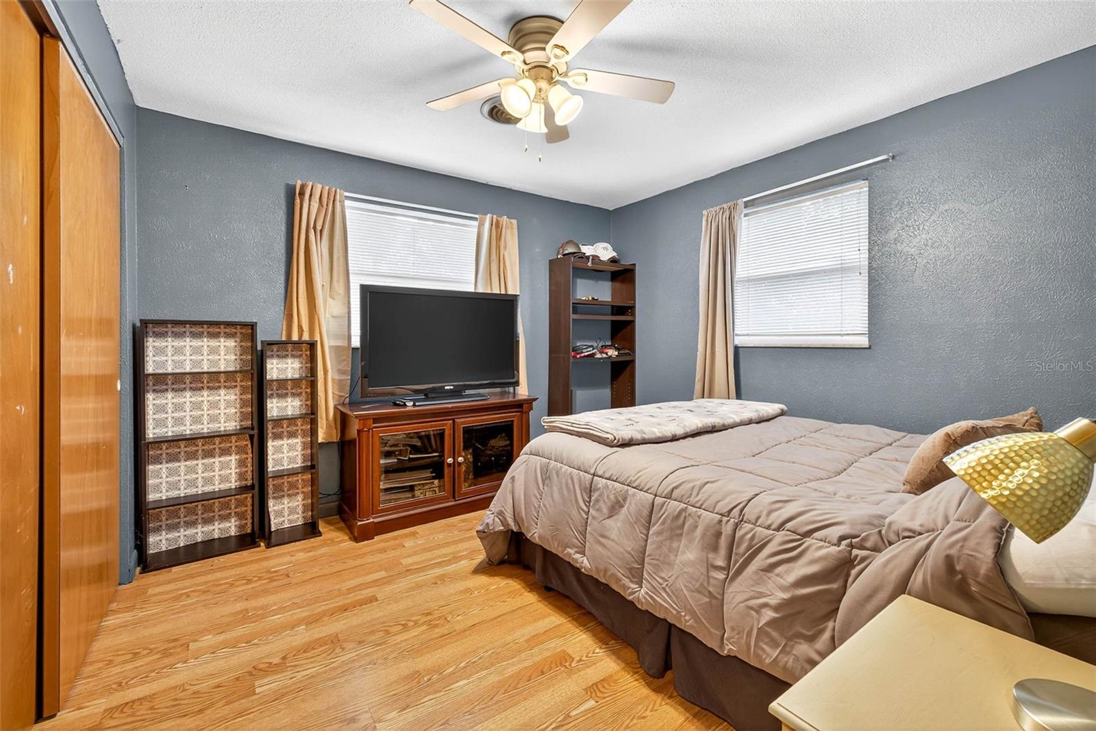 Image 17 of 41 For 5943 Cypress Street