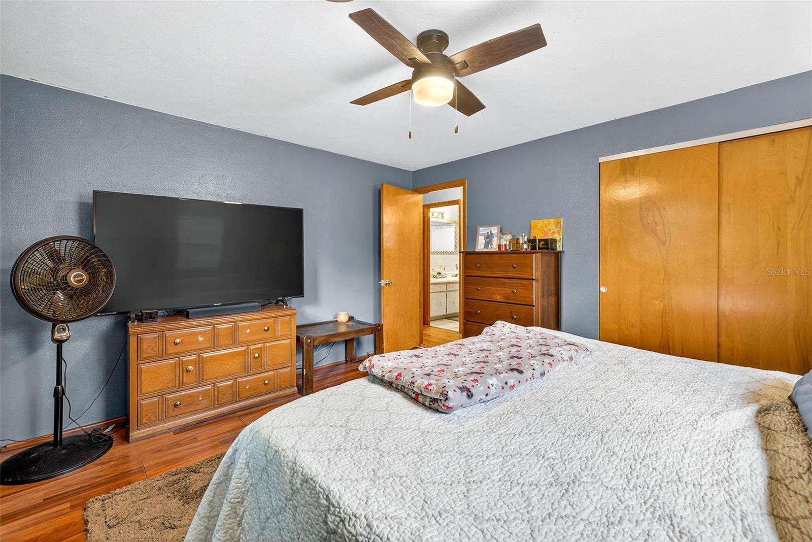 Image 22 of 41 For 5943 Cypress Street