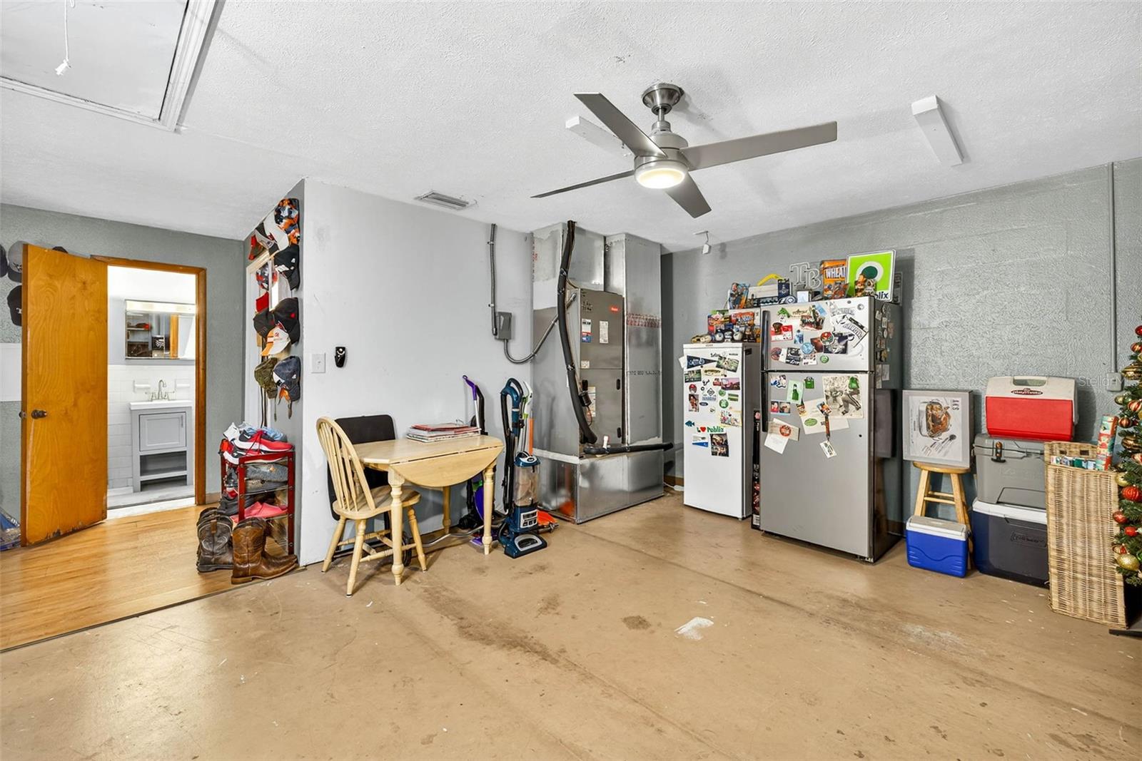 Image 25 of 41 For 5943 Cypress Street