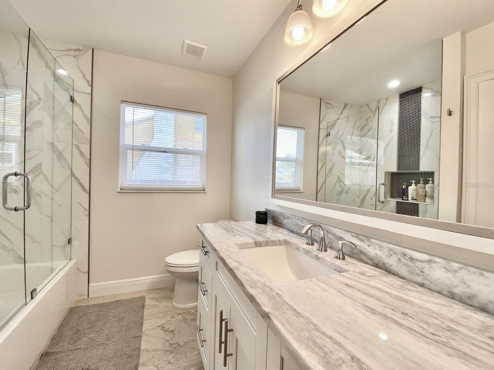 Image 12 of 16 For 418 Park Avenue