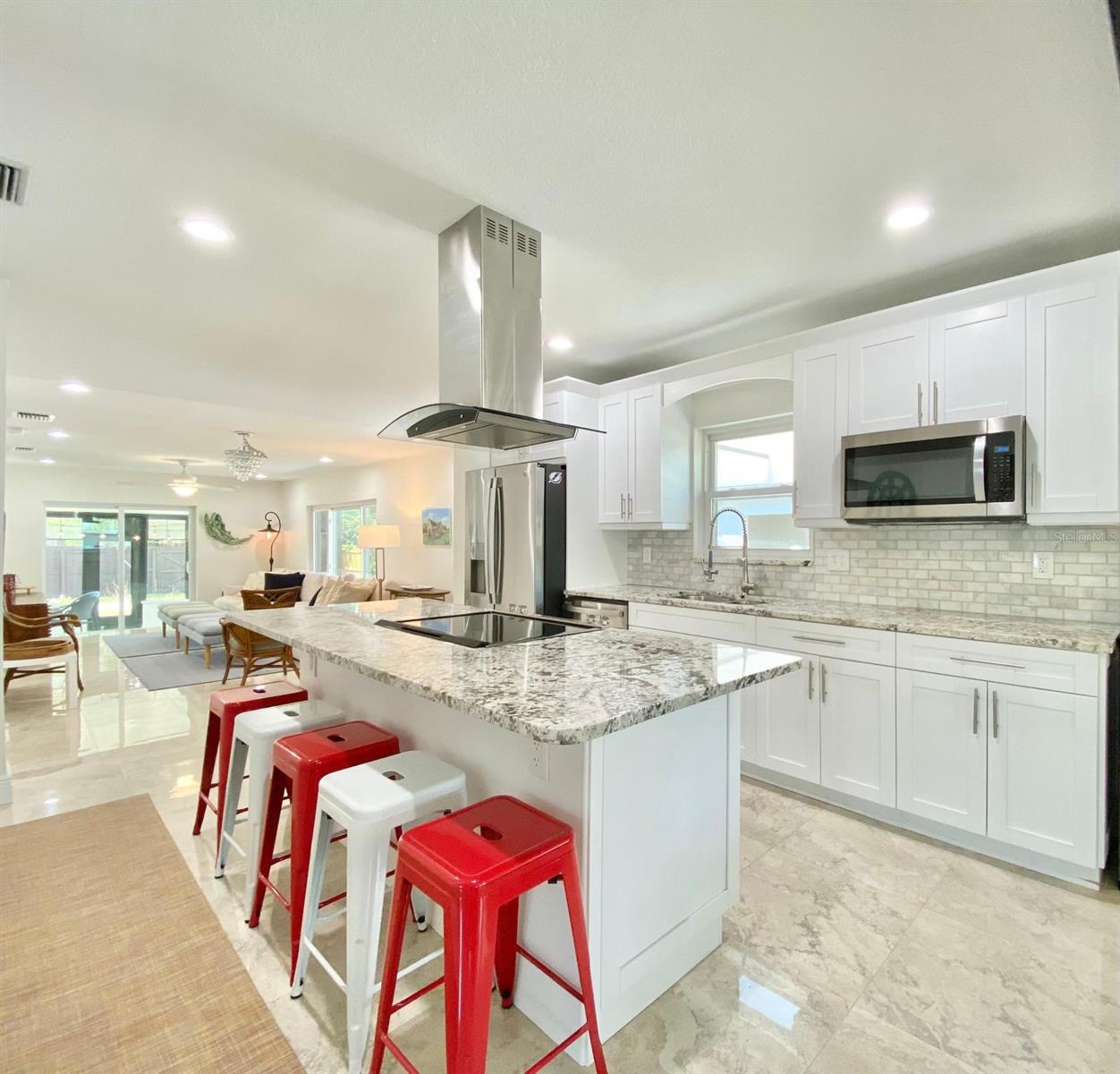 Image 4 of 16 For 418 Park Avenue