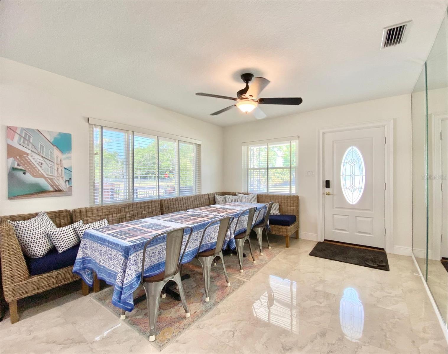 Image 6 of 16 For 418 Park Avenue