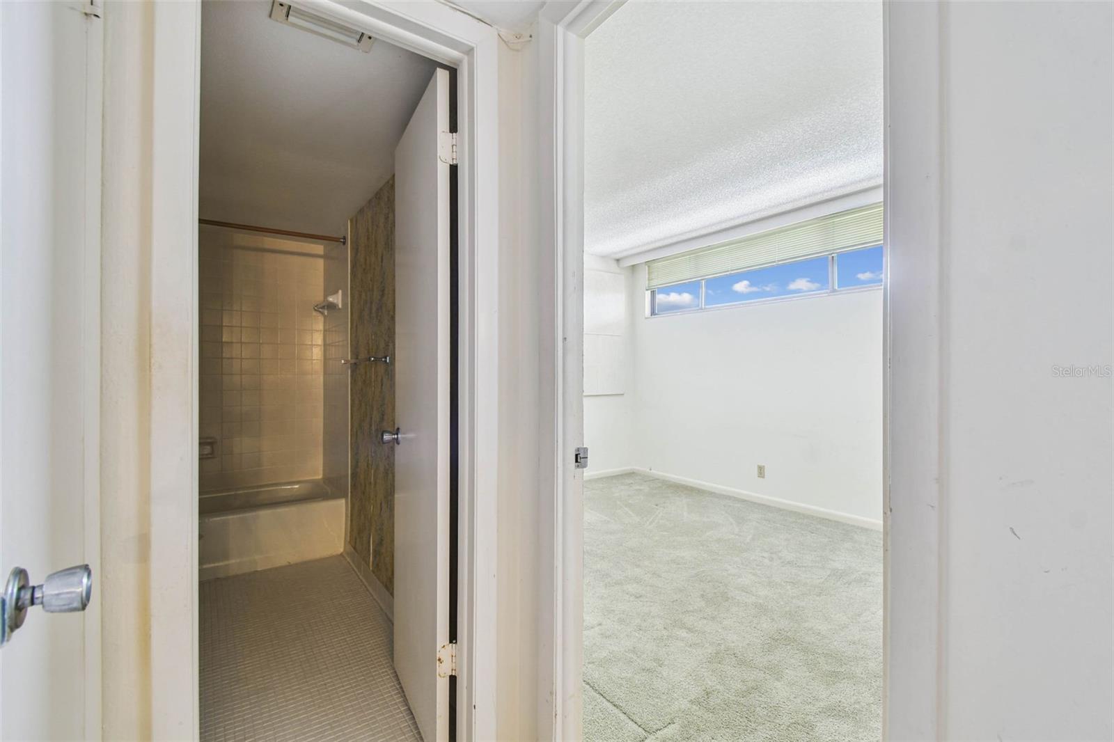 Image 22 of 91 For 2621 Cove Cay Drive 703