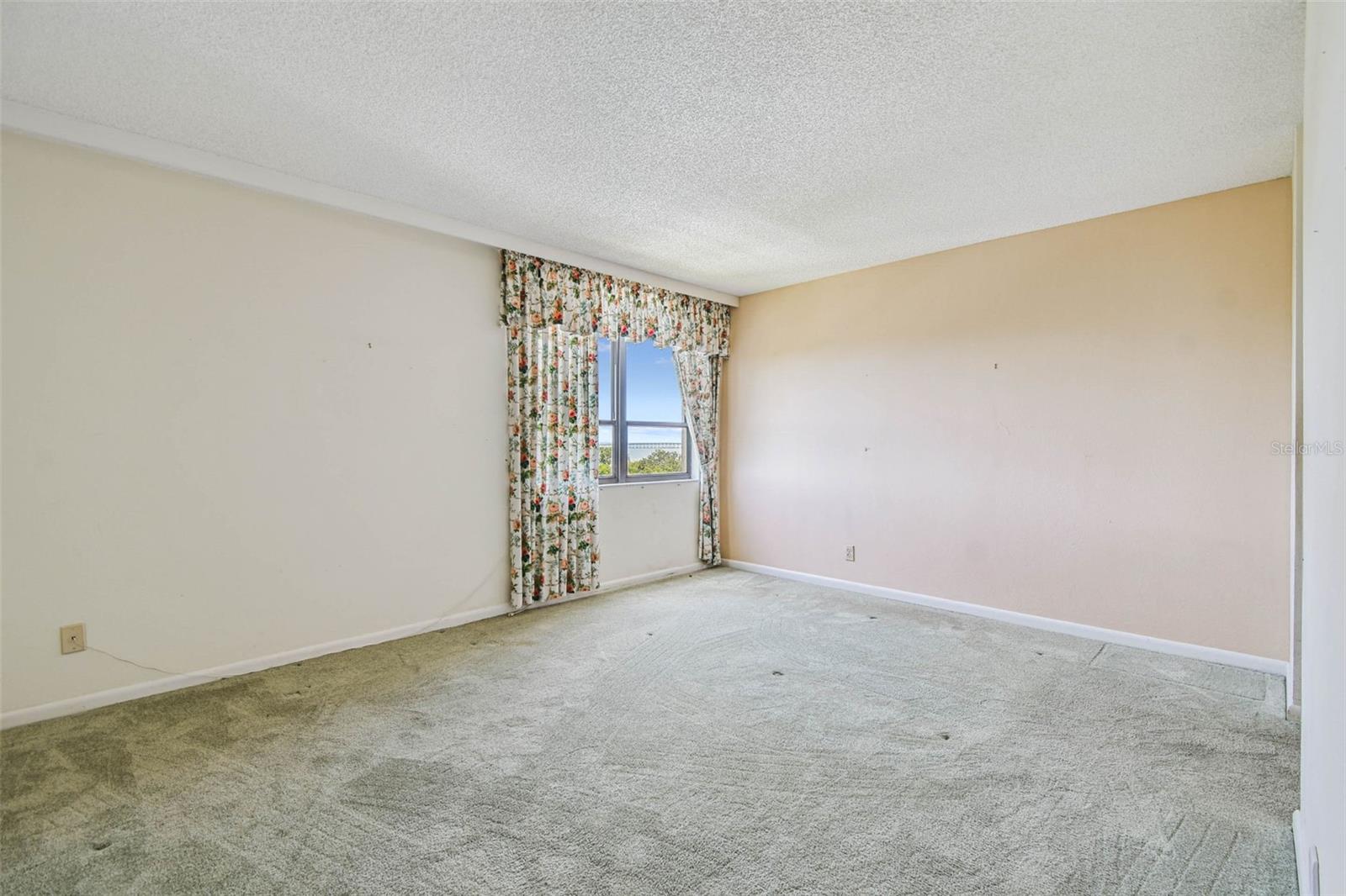 Image 31 of 91 For 2621 Cove Cay Drive 703