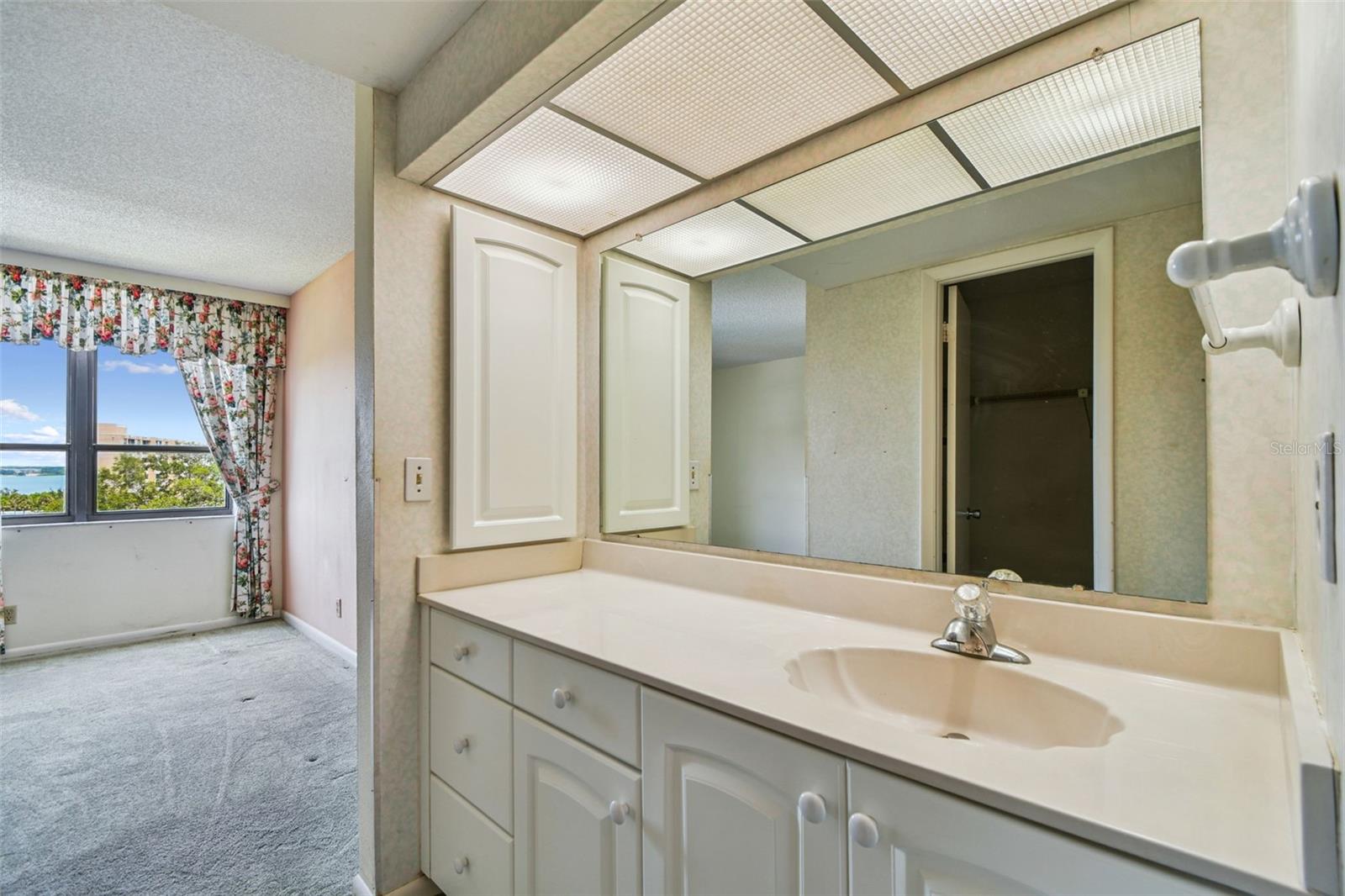 Image 37 of 91 For 2621 Cove Cay Drive 703