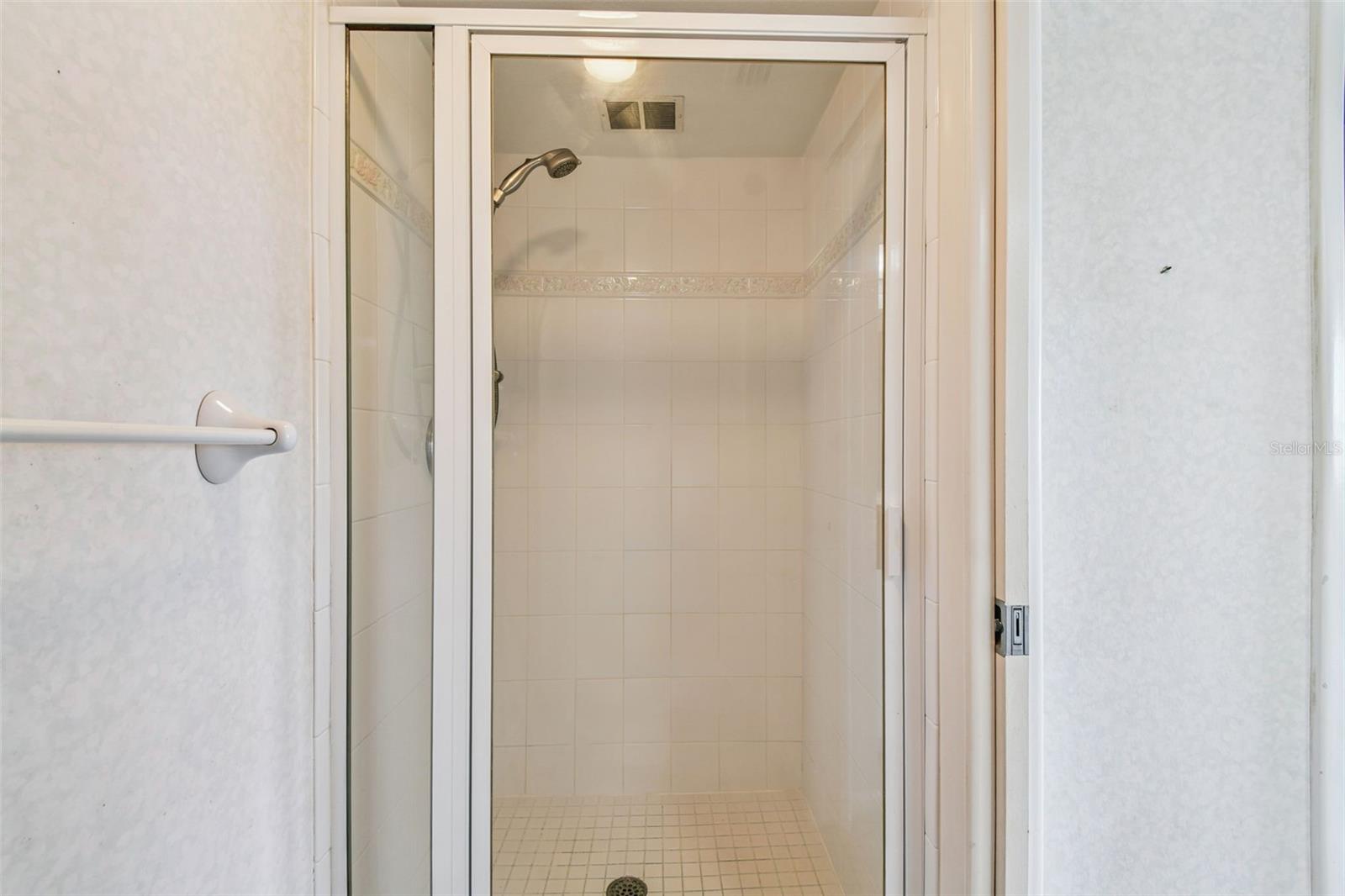Image 38 of 91 For 2621 Cove Cay Drive 703