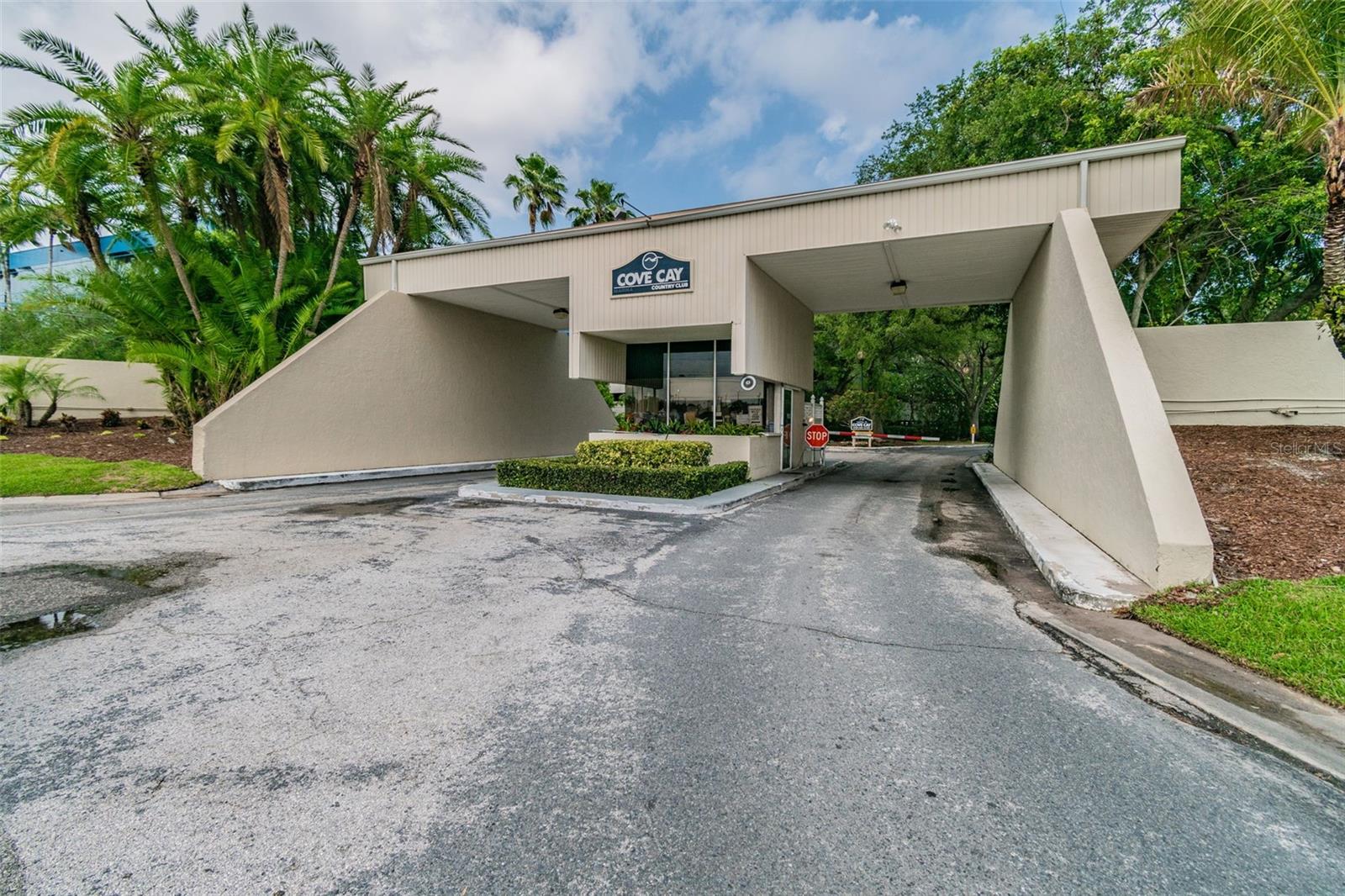 Image 63 of 91 For 2621 Cove Cay Drive 703