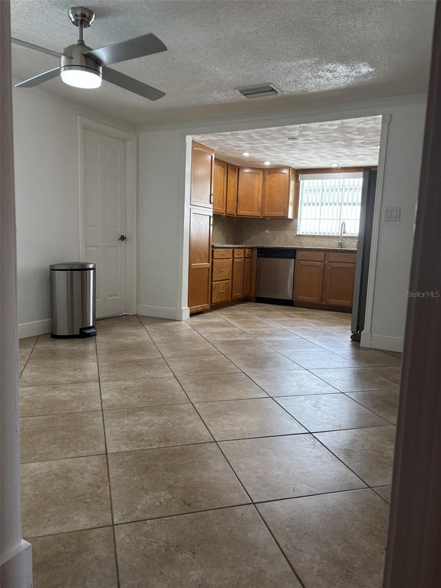 Image 8 of 25 For 7114 Parrot Drive