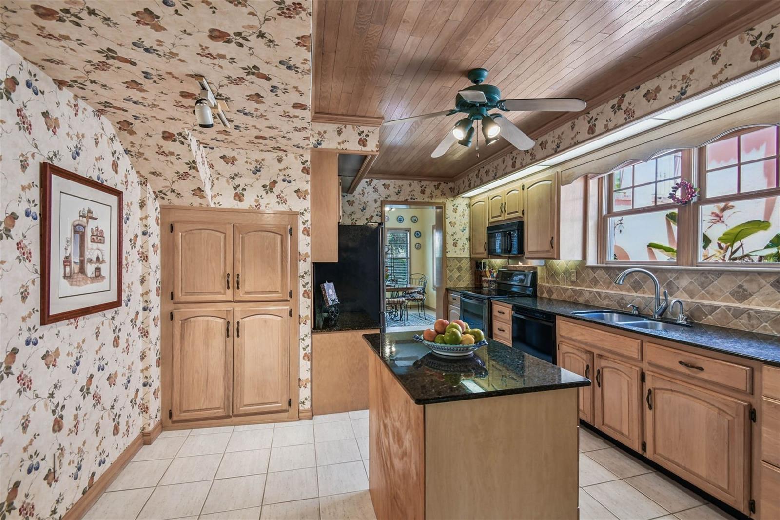 Image 11 of 33 For 100 72nd Street S