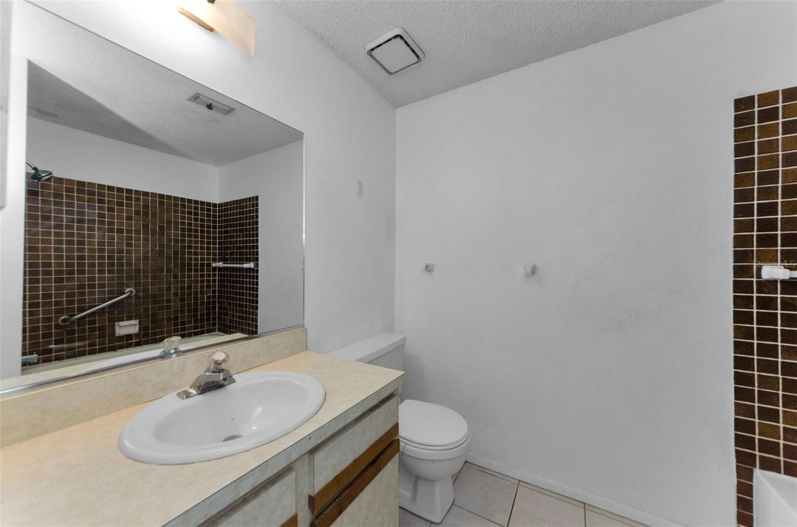 Image 19 of 29 For 1934 Peppermill Drive D