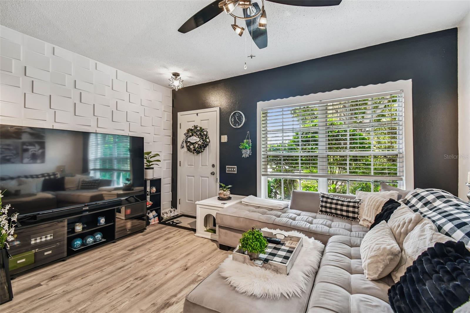 Image 3 of 63 For 1333 Costa Mesa Drive