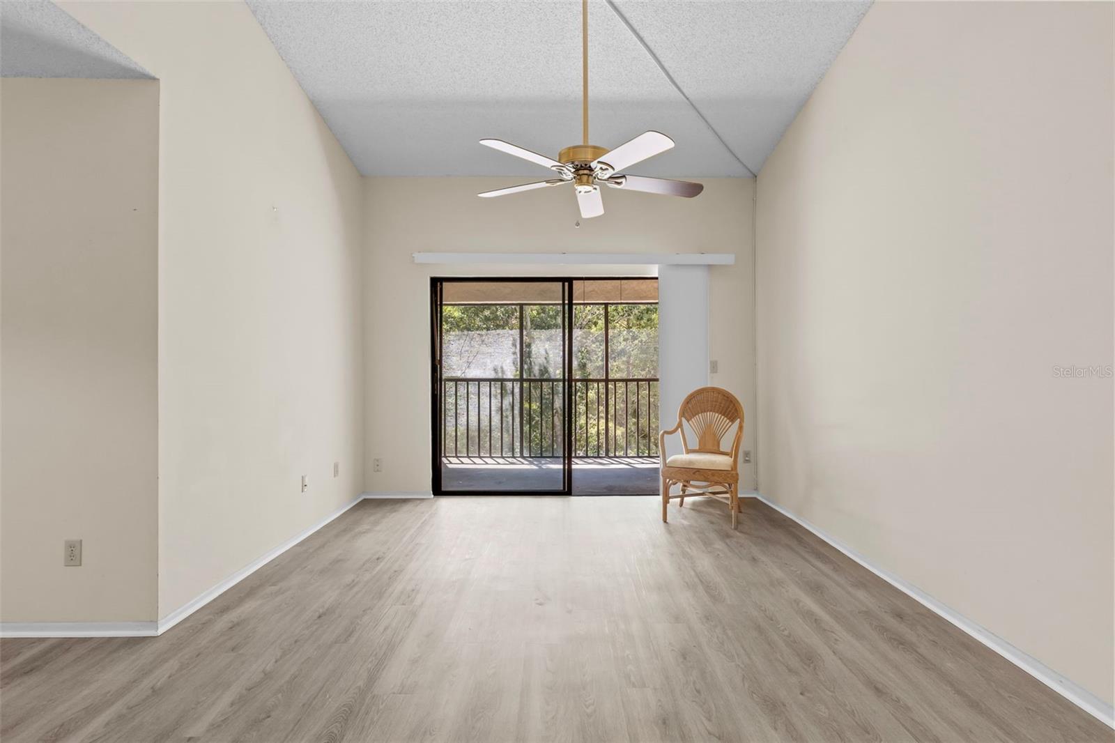 Image 11 of 40 For 7832 Niagara Avenue 323