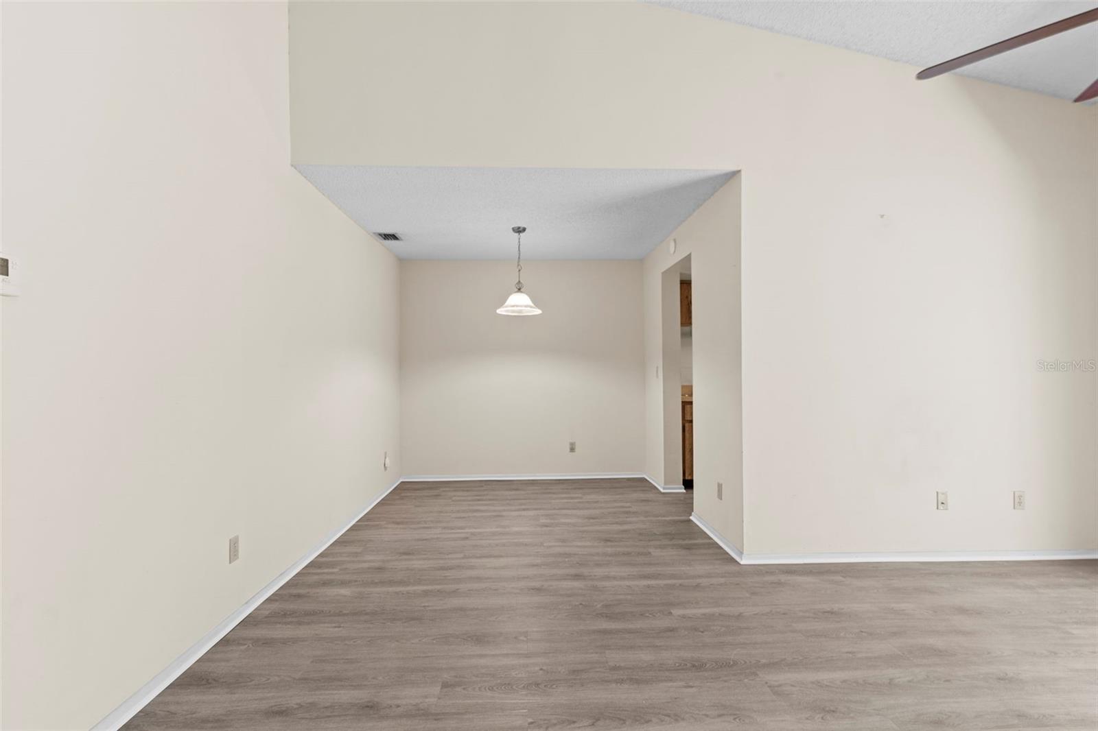 Image 17 of 40 For 7832 Niagara Avenue 323