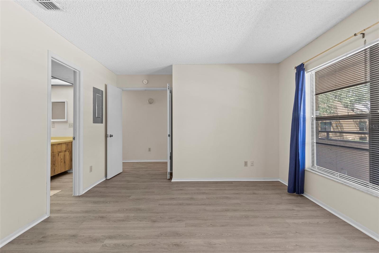 Image 21 of 40 For 7832 Niagara Avenue 323