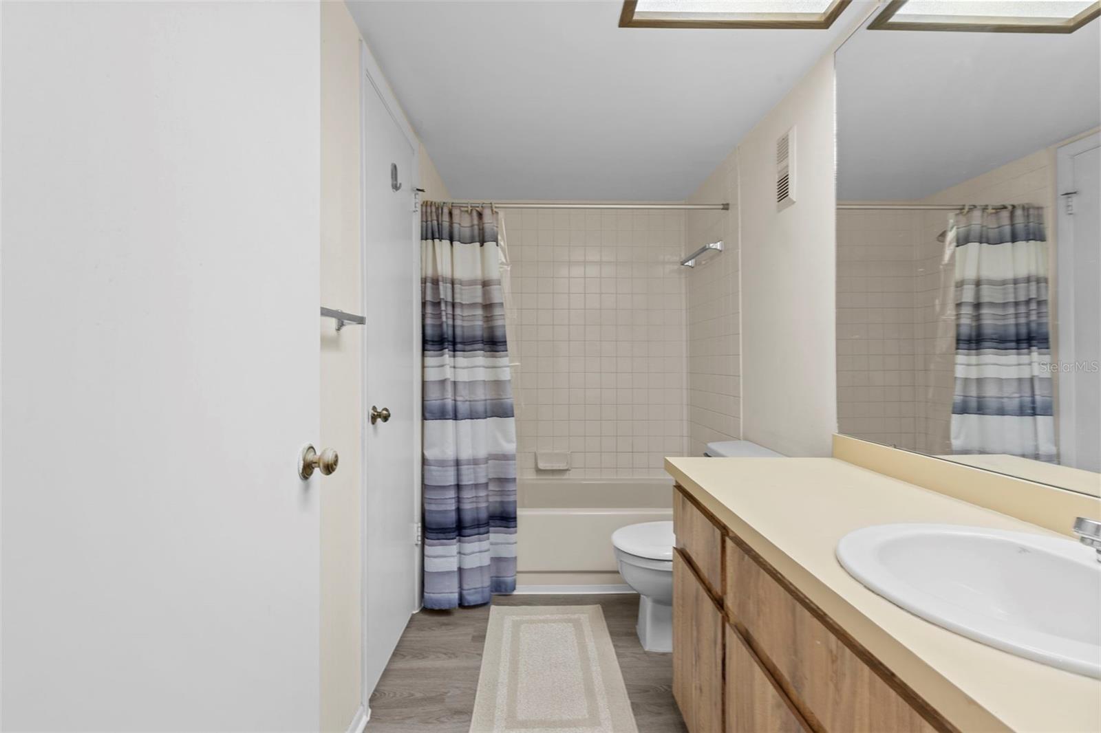 Image 24 of 40 For 7832 Niagara Avenue 323