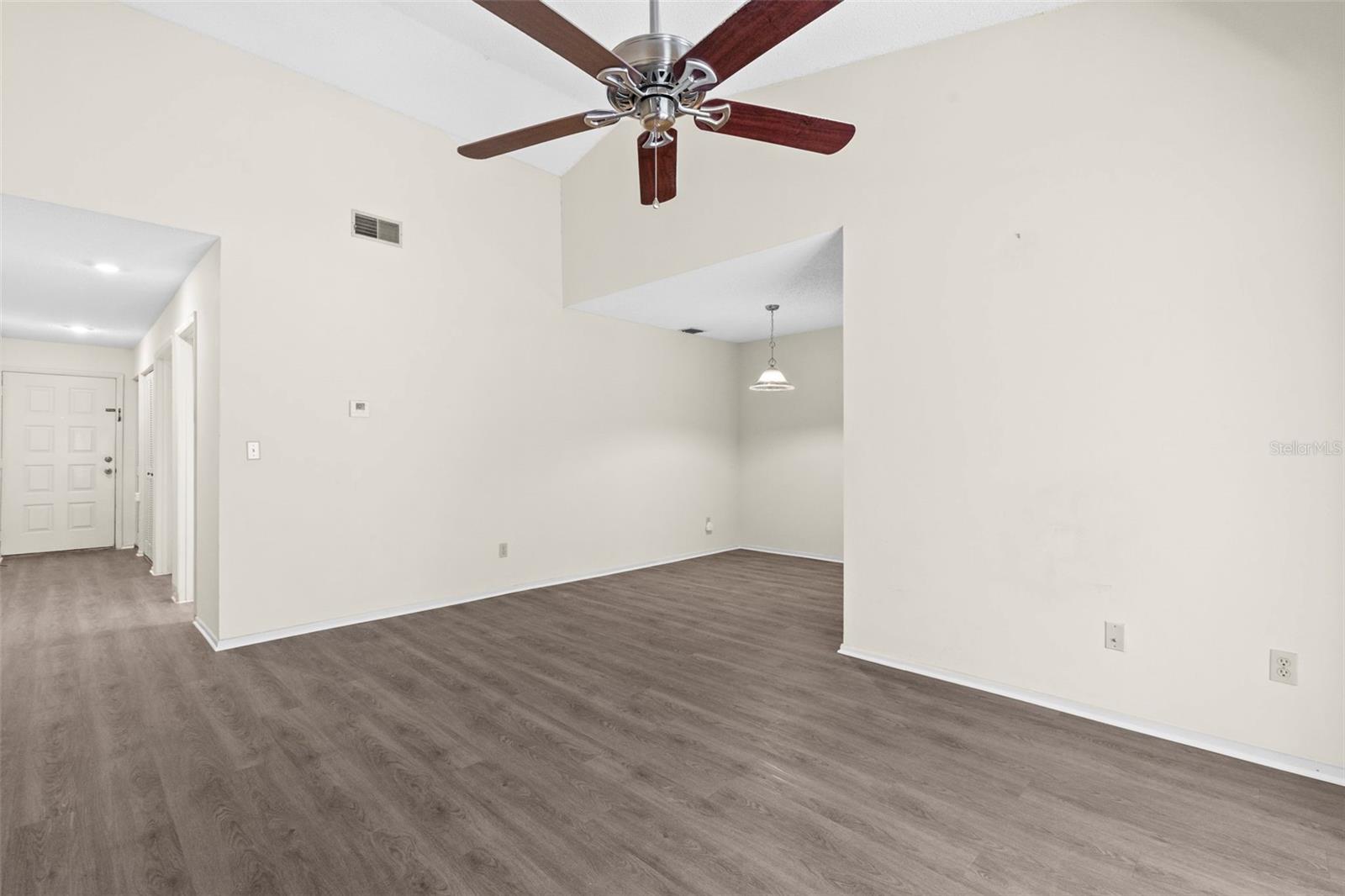 Image 3 of 40 For 7832 Niagara Avenue 323
