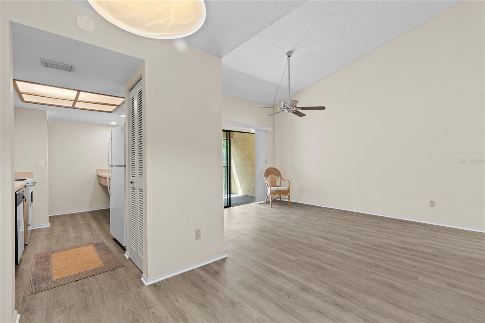 Image 5 of 40 For 7832 Niagara Avenue 323