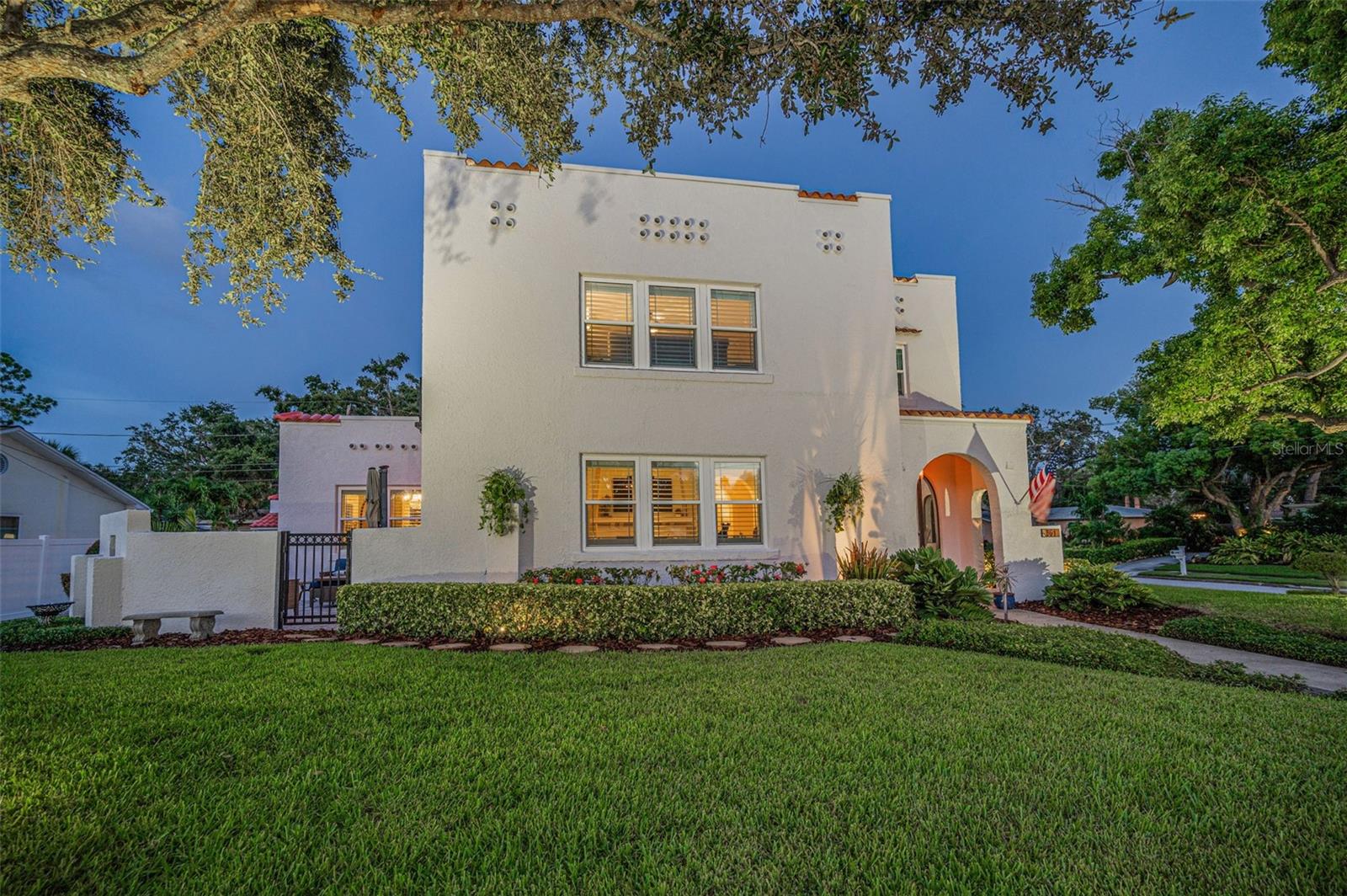 Image 2 of 85 For 301 Citrus Avenue