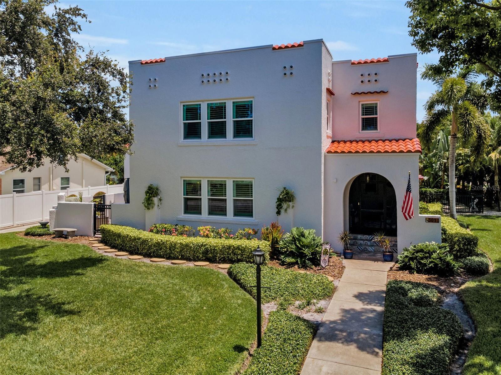 Image 3 of 85 For 301 Citrus Avenue