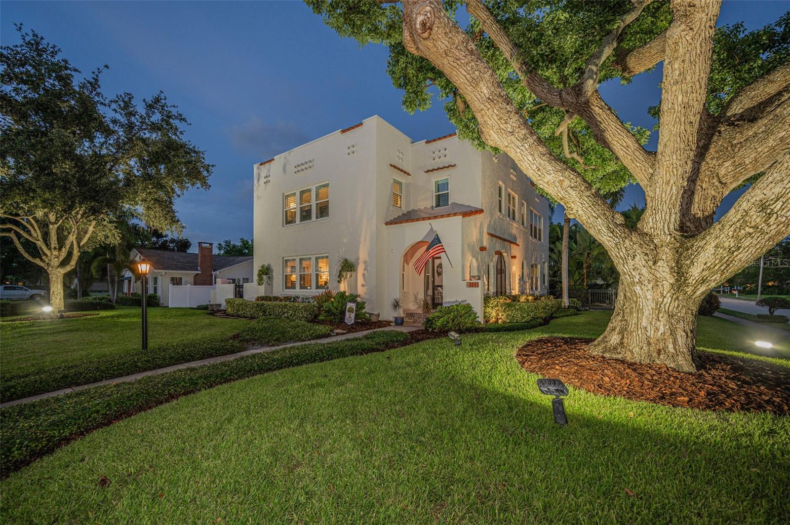 Image 4 of 85 For 301 Citrus Avenue