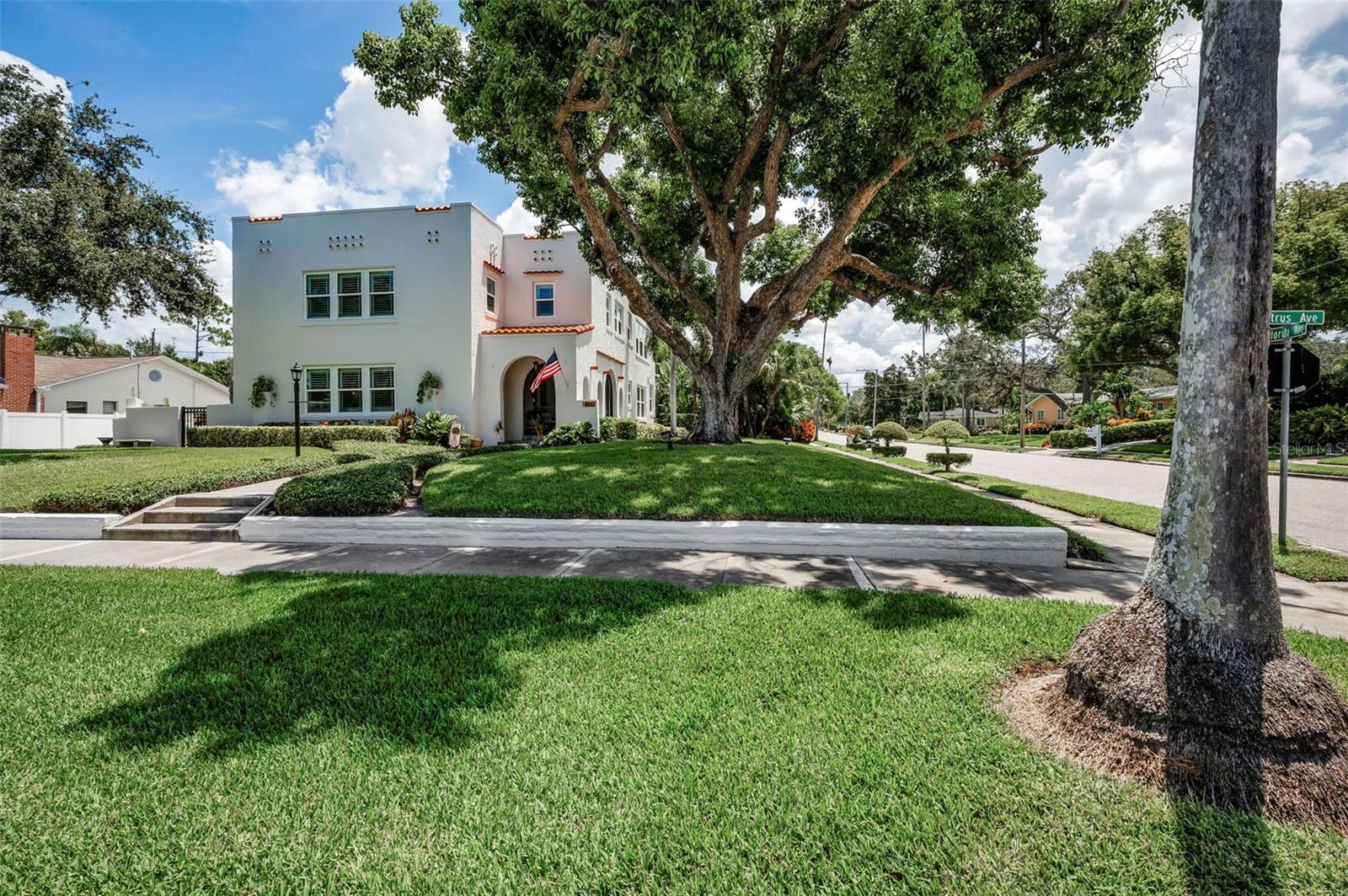 Image 5 of 85 For 301 Citrus Avenue