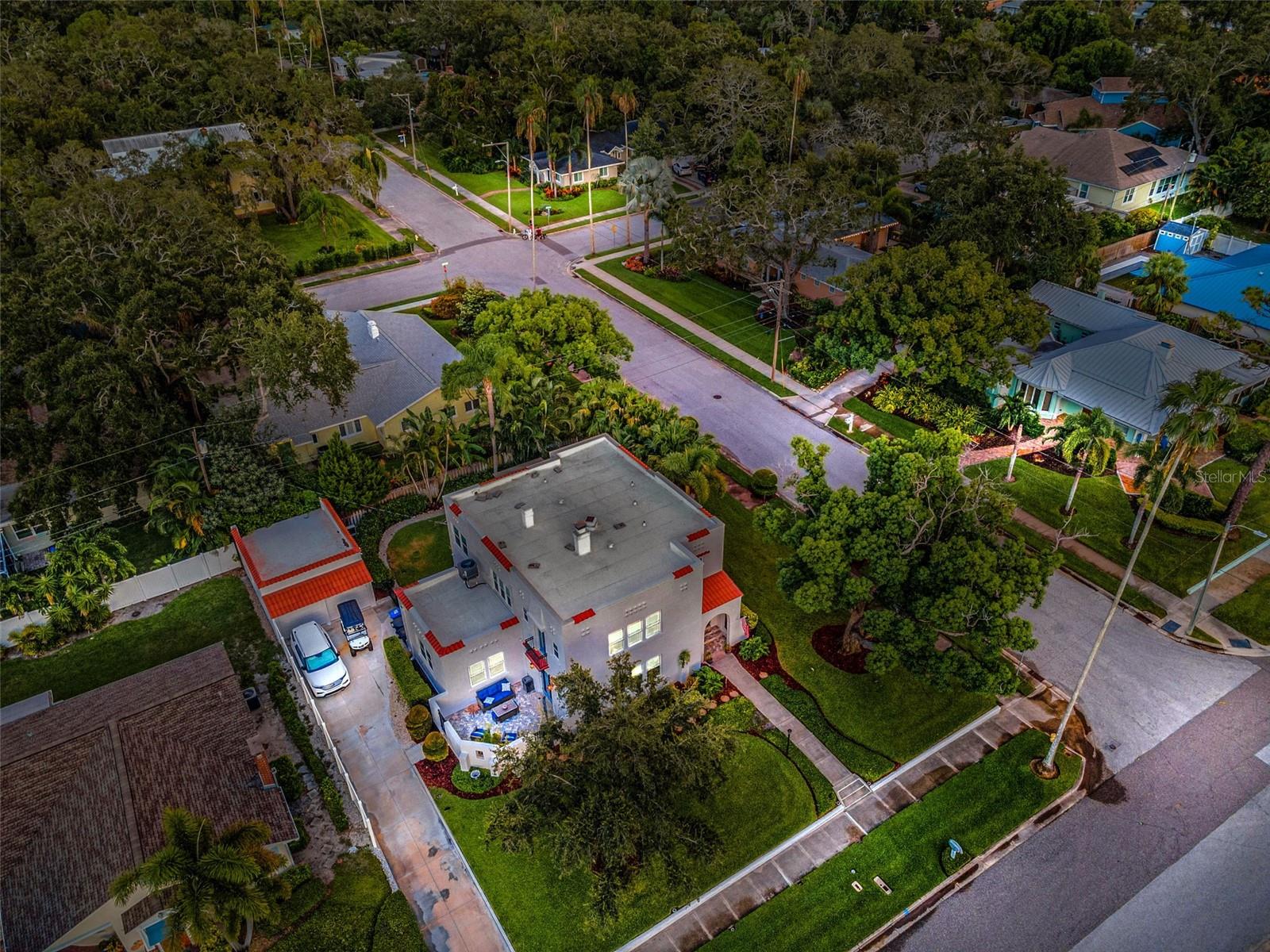 Image 7 of 85 For 301 Citrus Avenue