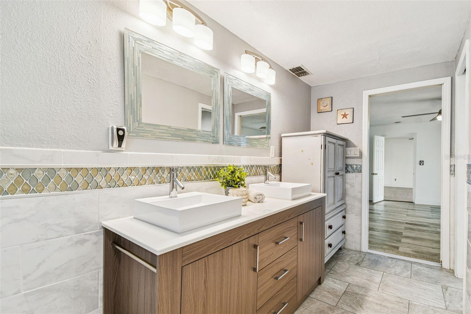 Image 22 of 48 For 2481 Burnice Drive