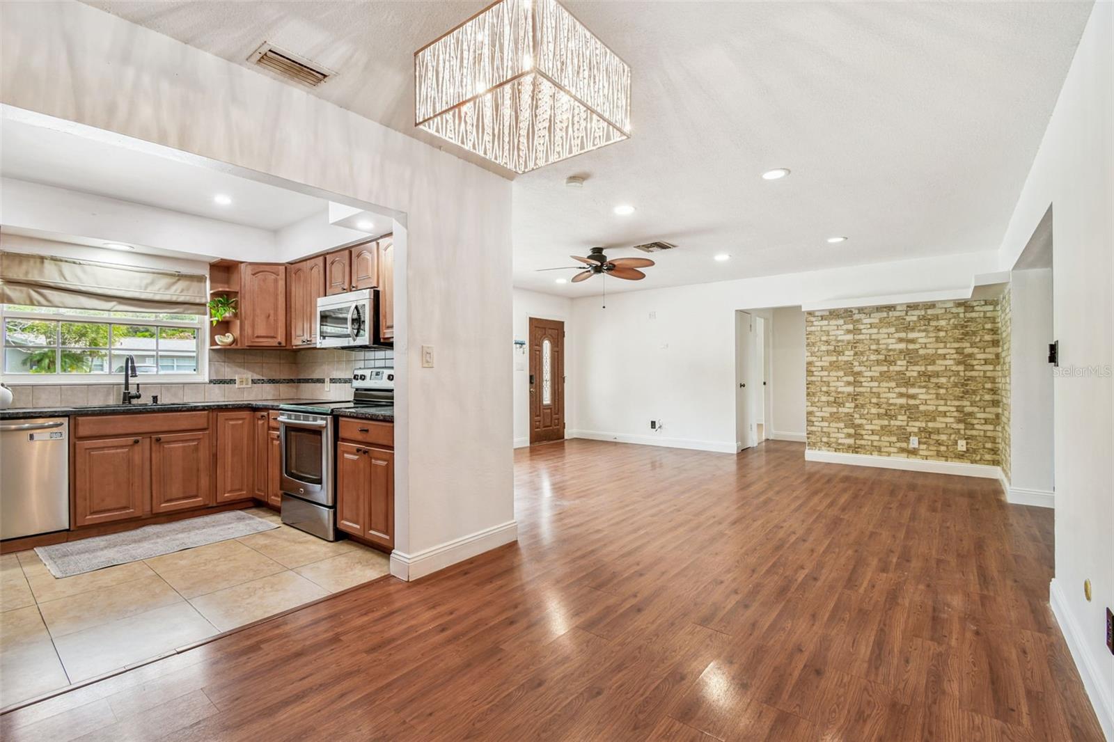 Image 6 of 48 For 2481 Burnice Drive
