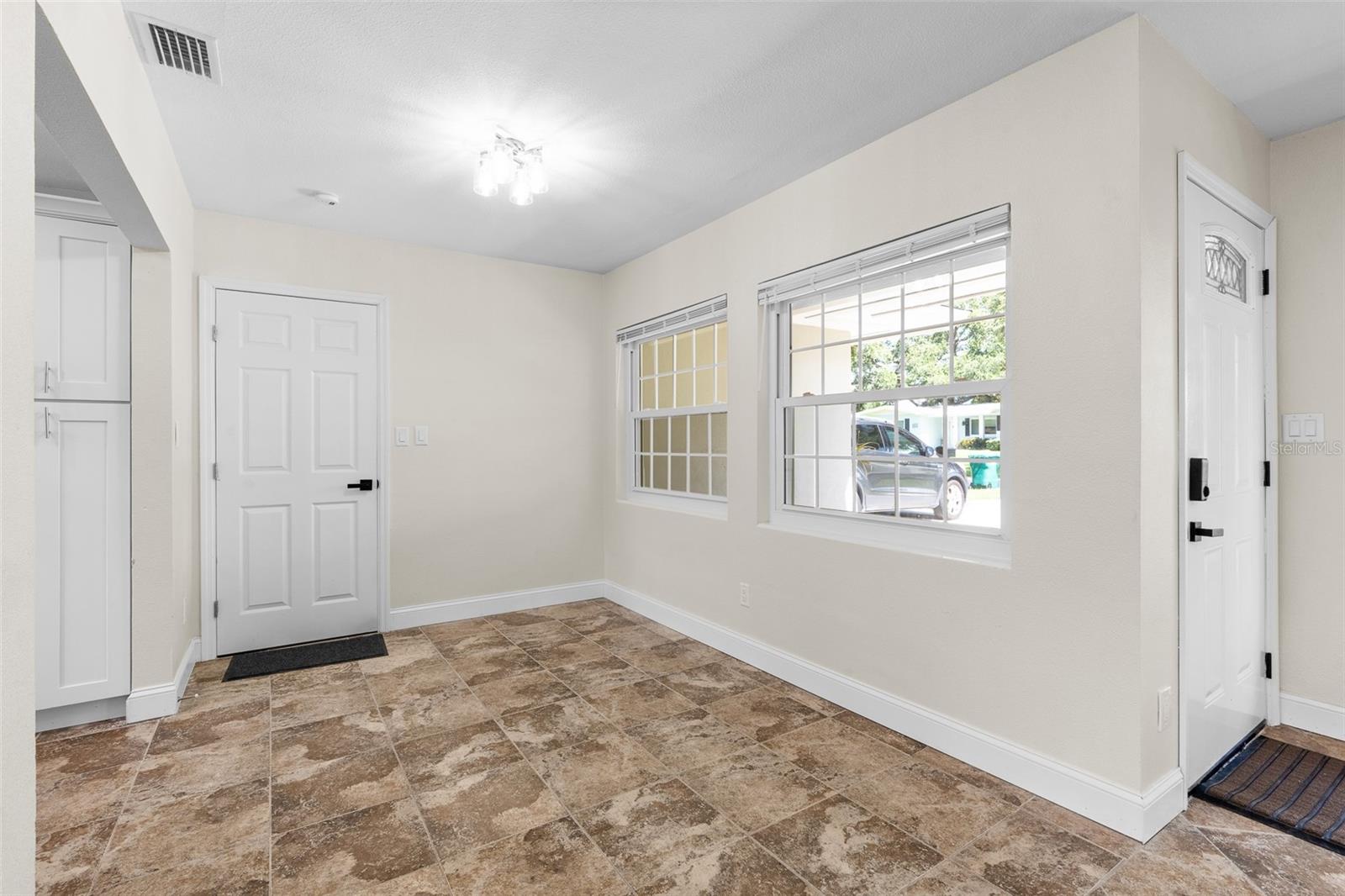 Image 6 of 30 For 1819 Meadow Lane