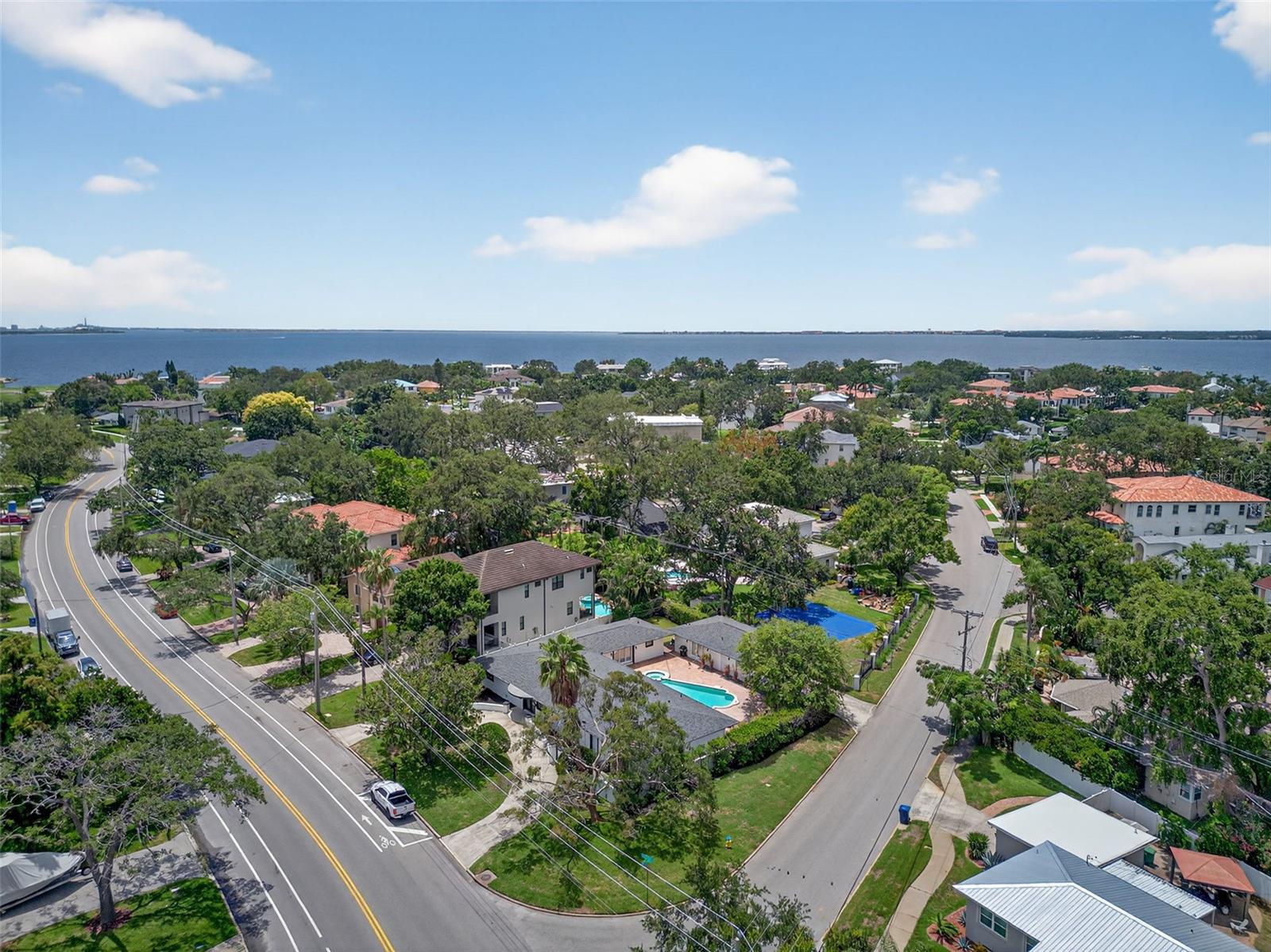 Image 13 of 78 For 516 Davis Boulevard