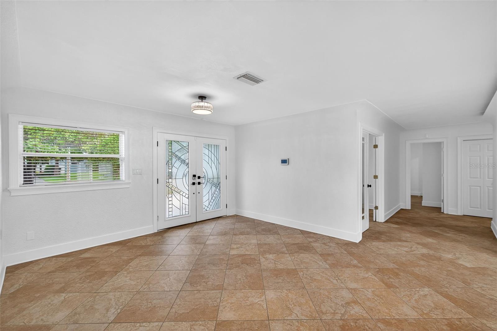 Image 3 of 78 For 516 Davis Boulevard