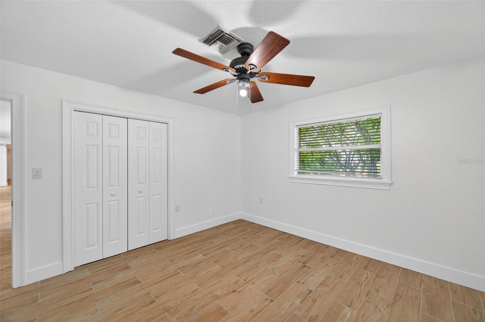 Image 36 of 78 For 516 Davis Boulevard