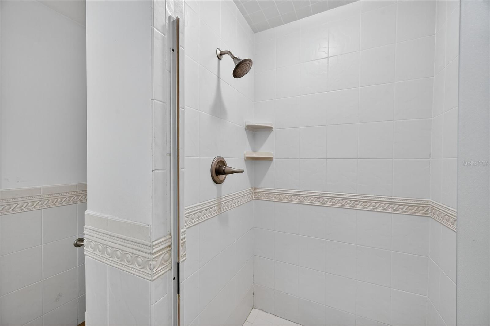 Image 39 of 78 For 516 Davis Boulevard